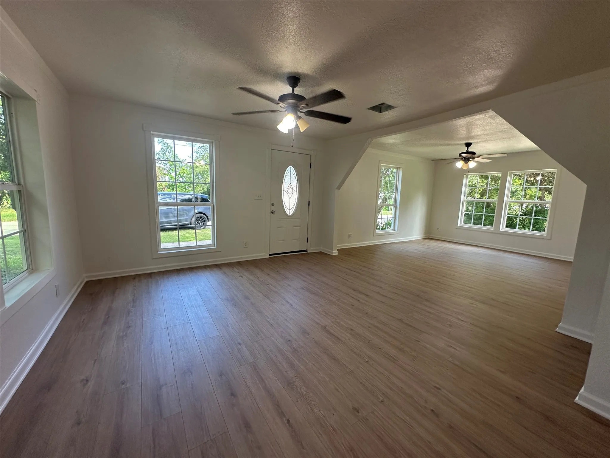 Single Family Residence For Sale in Comanche County , 1007 N Lane Street, Comanche, Texas 76442, 3 Bedroom, 2 Bathroom, Garage spaces, 1,522 Sqft, built in 1940, mls#21313451, Real Estate Agent in Comanche, Homes For Sale in Comanche county, Homes For Sale in Comanche, Realtor in Comanche Texas, Real Estate Brokerage Independent Realty Texas, Luminita Cordes Realtor