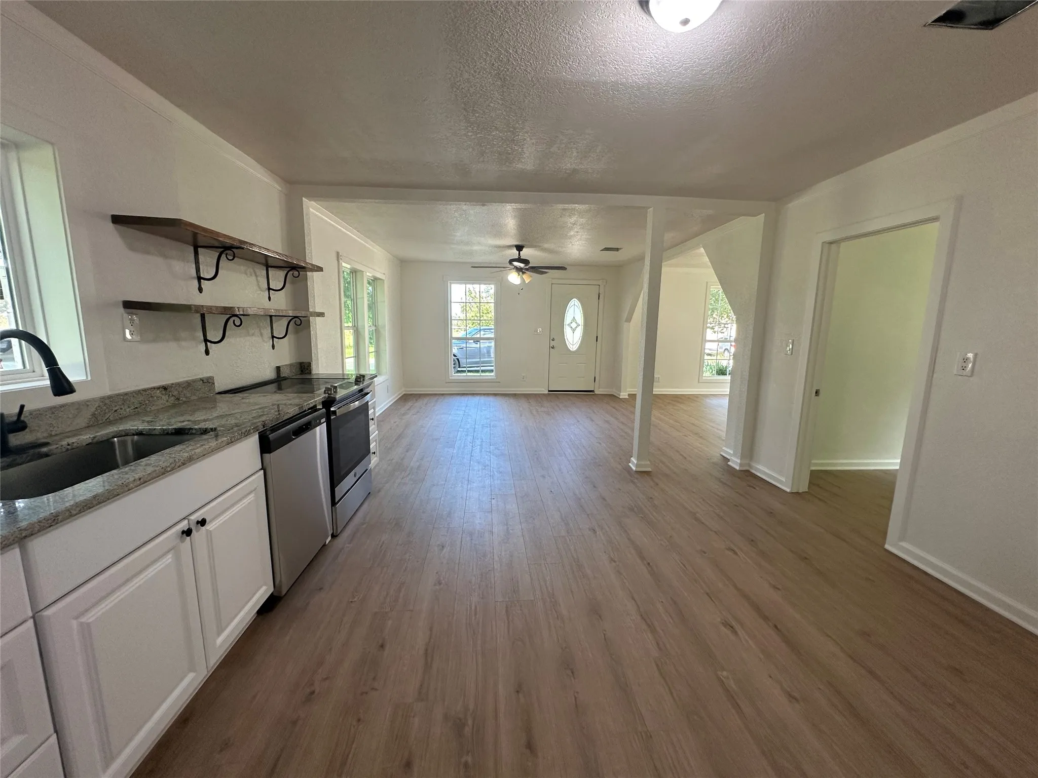 Single Family Residence For Sale in Comanche County , 1007 N Lane Street, Comanche, Texas 76442, 3 Bedroom, 2 Bathroom, Garage spaces, 1,522 Sqft, built in 1940, mls#21313451, Real Estate Agent in Comanche, Homes For Sale in Comanche county, Homes For Sale in Comanche, Realtor in Comanche Texas, Real Estate Brokerage Independent Realty Texas, Luminita Cordes Realtor
