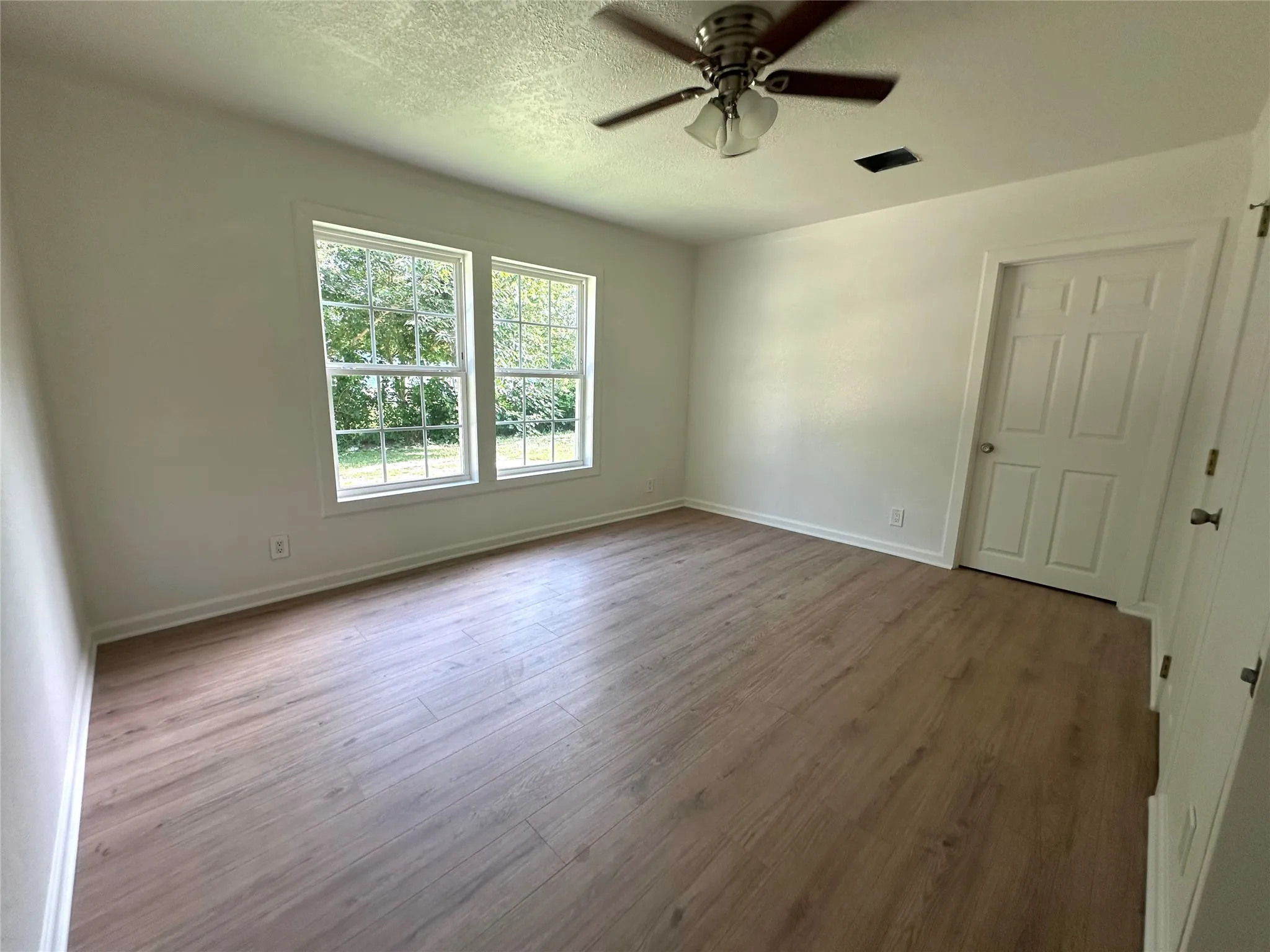 Single Family Residence For Sale in Comanche County , 1007 N Lane Street, Comanche, Texas 76442, 3 Bedroom, 2 Bathroom, Garage spaces, 1,522 Sqft, built in 1940, mls#21313451, Real Estate Agent in Comanche, Homes For Sale in Comanche county, Homes For Sale in Comanche, Realtor in Comanche Texas, Real Estate Brokerage Independent Realty Texas, Luminita Cordes Realtor