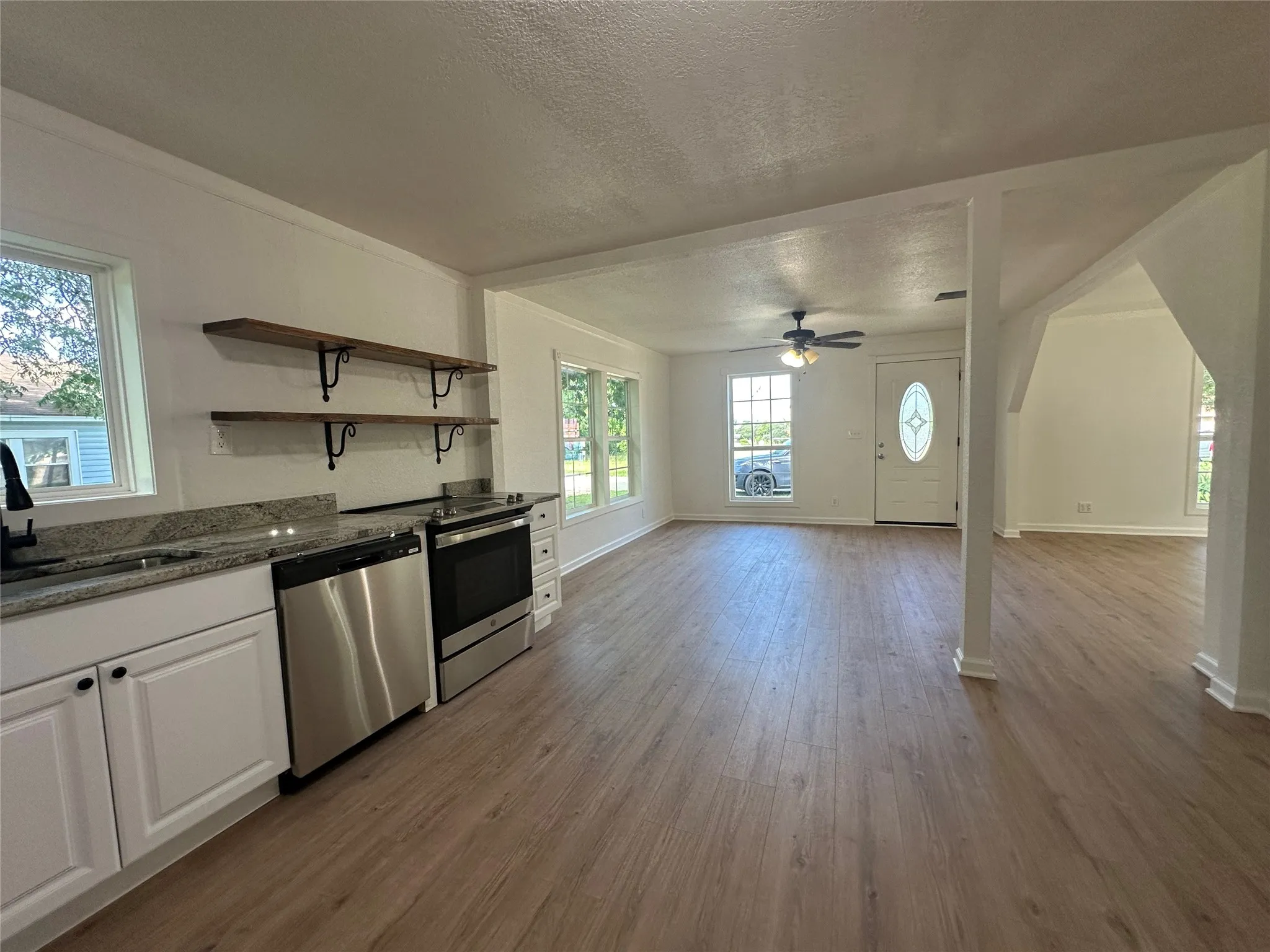 Single Family Residence For Sale in Comanche County , 1007 N Lane Street, Comanche, Texas 76442, 3 Bedroom, 2 Bathroom, Garage spaces, 1,522 Sqft, built in 1940, mls#21313451, Real Estate Agent in Comanche, Homes For Sale in Comanche county, Homes For Sale in Comanche, Realtor in Comanche Texas, Real Estate Brokerage Independent Realty Texas, Luminita Cordes Realtor