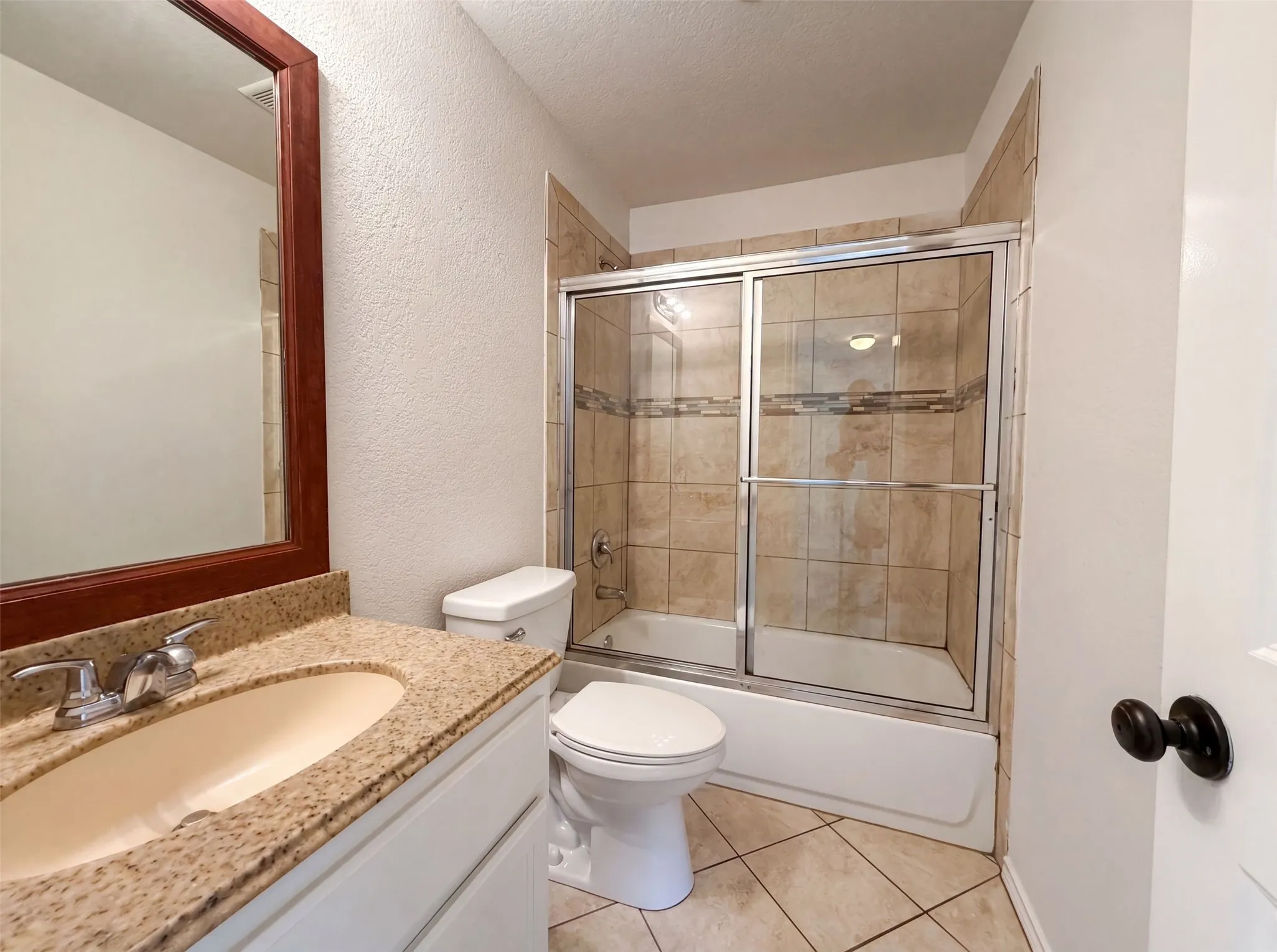 Single Family Residence For Sale in Tarrant County , 7702 Grey Goose Trail, Arlington, Texas 76002, 3 Bedroom, 3 Bathroom, 2 Garage spaces, 2,045 Sqft, built in 2004, mls#21313449, Real Estate Agent in Arlington, Homes For Sale in Tarrant county, Homes For Sale in Arlington, Realtor in Arlington Texas, Real Estate Brokerage Independent Realty Texas, Luminita Cordes Realtor