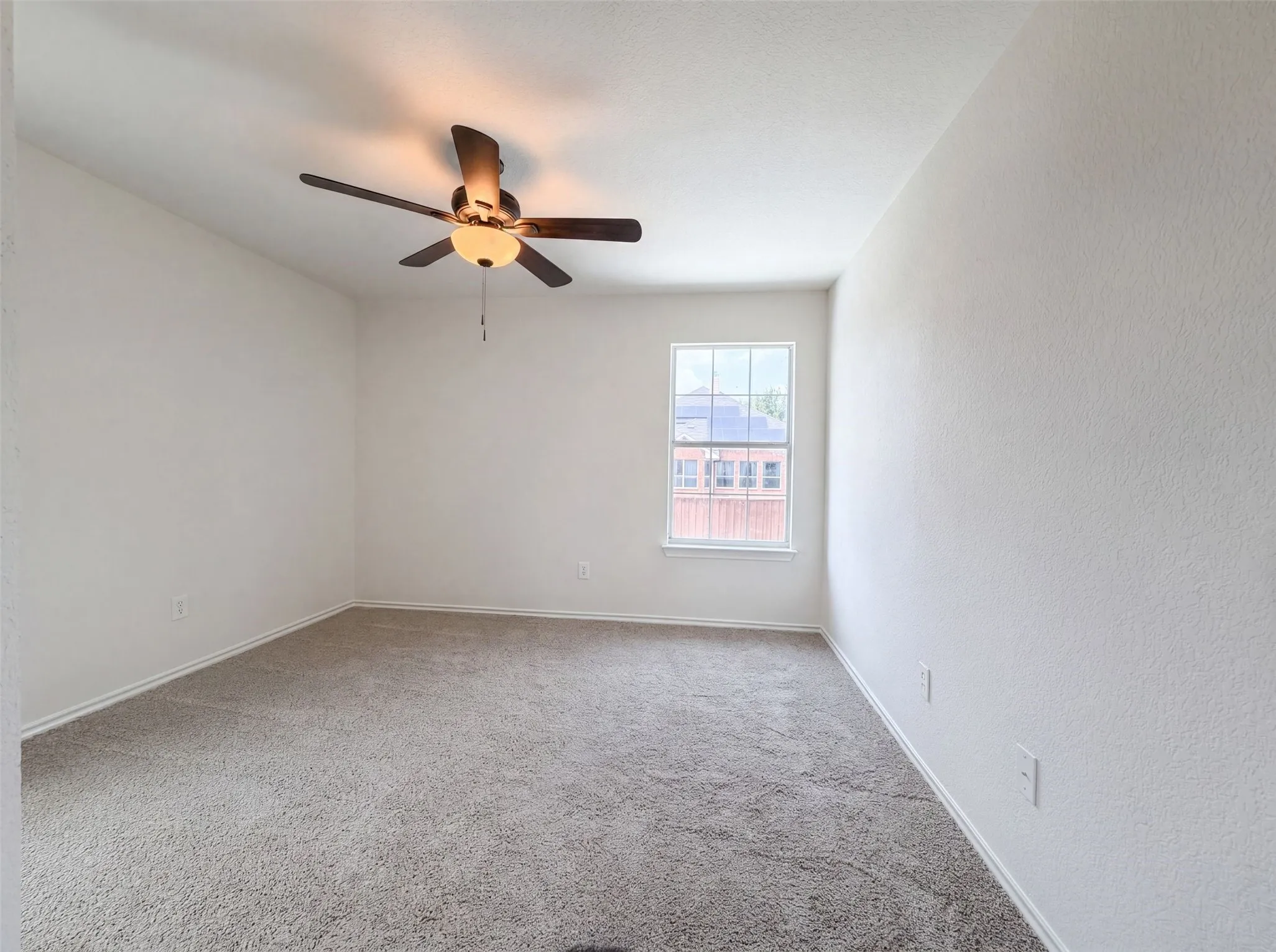 Single Family Residence For Sale in Tarrant County , 7702 Grey Goose Trail, Arlington, Texas 76002, 3 Bedroom, 3 Bathroom, 2 Garage spaces, 2,045 Sqft, built in 2004, mls#21313449, Real Estate Agent in Arlington, Homes For Sale in Tarrant county, Homes For Sale in Arlington, Realtor in Arlington Texas, Real Estate Brokerage Independent Realty Texas, Luminita Cordes Realtor