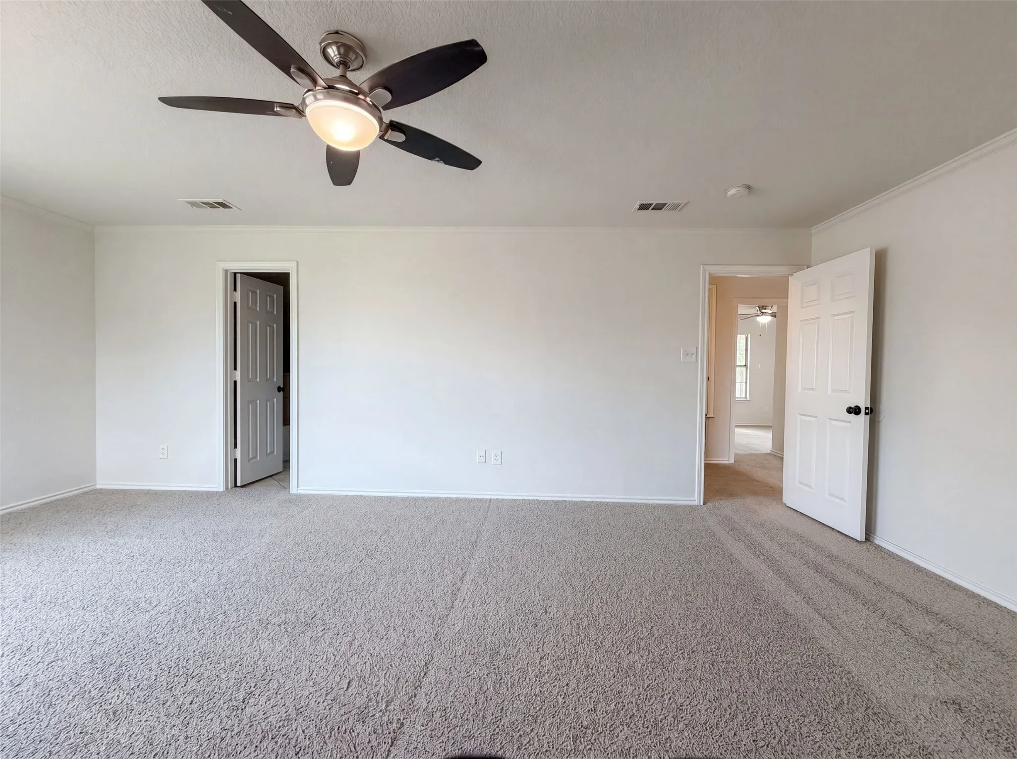 Single Family Residence For Sale in Tarrant County , 7702 Grey Goose Trail, Arlington, Texas 76002, 3 Bedroom, 3 Bathroom, 2 Garage spaces, 2,045 Sqft, built in 2004, mls#21313449, Real Estate Agent in Arlington, Homes For Sale in Tarrant county, Homes For Sale in Arlington, Realtor in Arlington Texas, Real Estate Brokerage Independent Realty Texas, Luminita Cordes Realtor