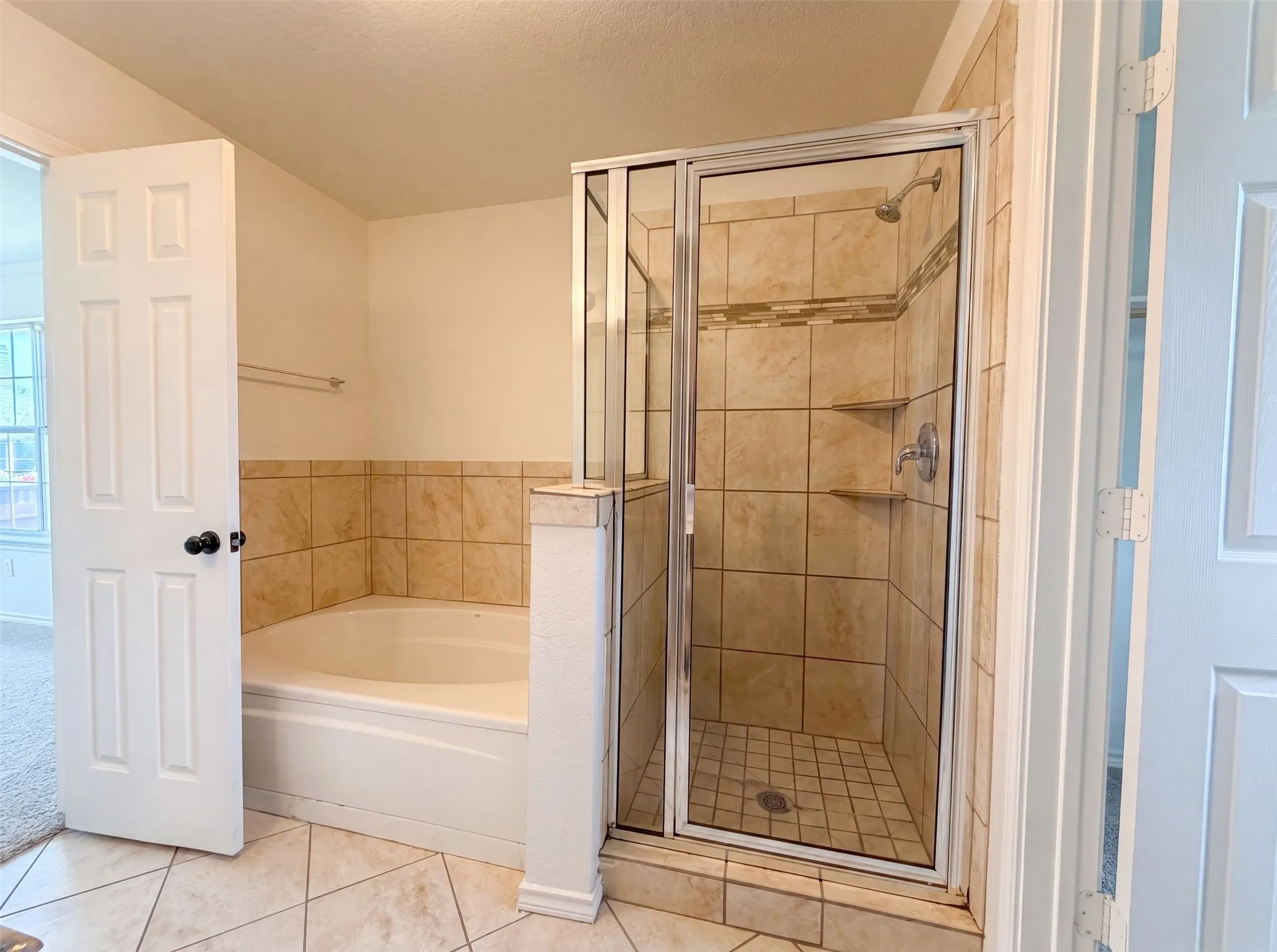 Single Family Residence For Sale in Tarrant County , 7702 Grey Goose Trail, Arlington, Texas 76002, 3 Bedroom, 3 Bathroom, 2 Garage spaces, 2,045 Sqft, built in 2004, mls#21313449, Real Estate Agent in Arlington, Homes For Sale in Tarrant county, Homes For Sale in Arlington, Realtor in Arlington Texas, Real Estate Brokerage Independent Realty Texas, Luminita Cordes Realtor