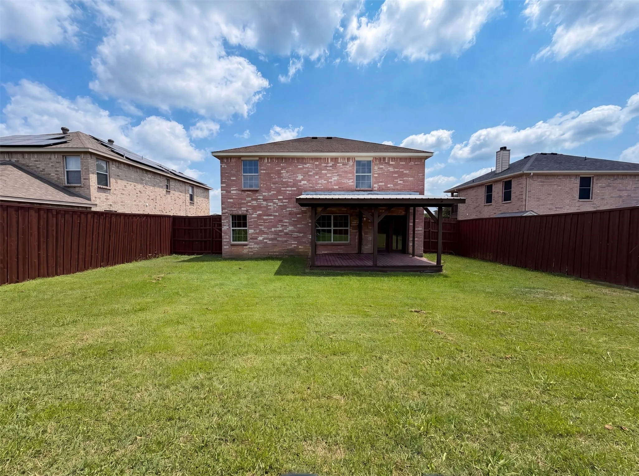 Single Family Residence For Sale in Tarrant County , 7702 Grey Goose Trail, Arlington, Texas 76002, 3 Bedroom, 3 Bathroom, 2 Garage spaces, 2,045 Sqft, built in 2004, mls#21313449, Real Estate Agent in Arlington, Homes For Sale in Tarrant county, Homes For Sale in Arlington, Realtor in Arlington Texas, Real Estate Brokerage Independent Realty Texas, Luminita Cordes Realtor