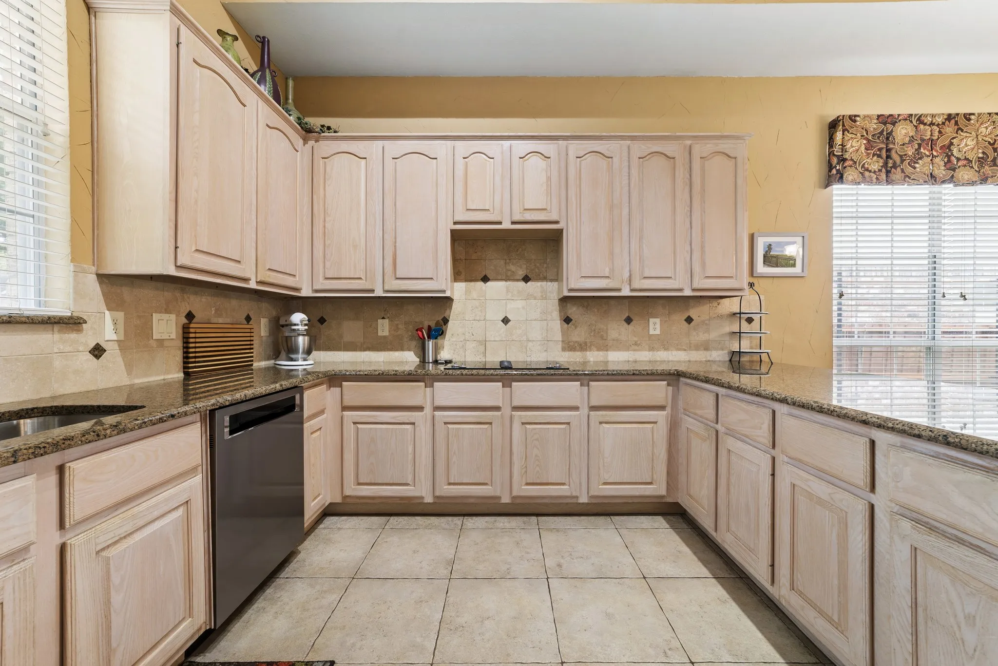 Single Family Residence For Sale in Collin County , 5208 Laser Lane, Plano, Texas 75023, 5 Bedroom, 4 Bathroom, 2 Garage spaces, 3,834 Sqft, built in 1992, mls#21280630, Real Estate Agent in Plano, Homes For Sale in Collin county, Homes For Sale in Plano, Realtor in Plano Texas, Real Estate Brokerage Independent Realty Texas, Luminita Cordes Realtor