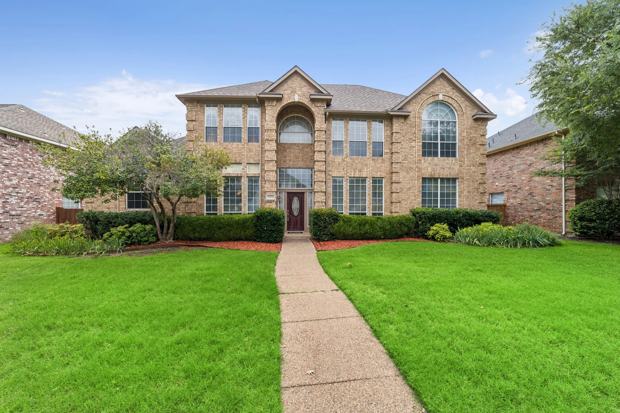 Single Family Residence For Sale in Collin County , 5208 Laser Lane, Plano, Texas 75023, 5 Bedroom, 4 Bathroom, 2 Garage spaces, 3,834 Sqft, built in 1992, mls#21280630, Real Estate Agent in Plano, Homes For Sale in Collin county, Homes For Sale in Plano, Realtor in Plano Texas, Real Estate Brokerage Independent Realty Texas, Luminita Cordes Realtor