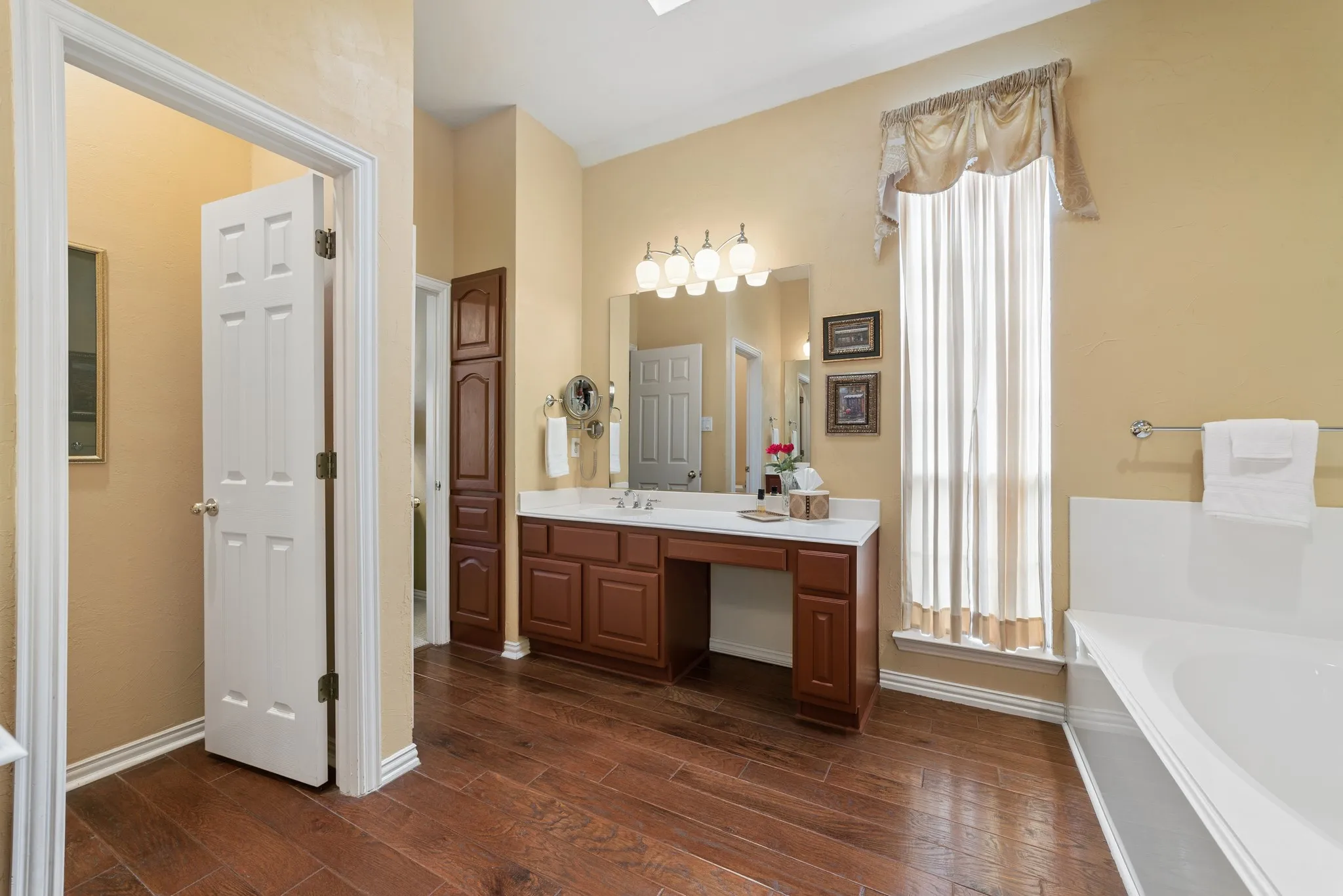 Single Family Residence For Sale in Collin County , 5208 Laser Lane, Plano, Texas 75023, 5 Bedroom, 4 Bathroom, 2 Garage spaces, 3,834 Sqft, built in 1992, mls#21280630, Real Estate Agent in Plano, Homes For Sale in Collin county, Homes For Sale in Plano, Realtor in Plano Texas, Real Estate Brokerage Independent Realty Texas, Luminita Cordes Realtor