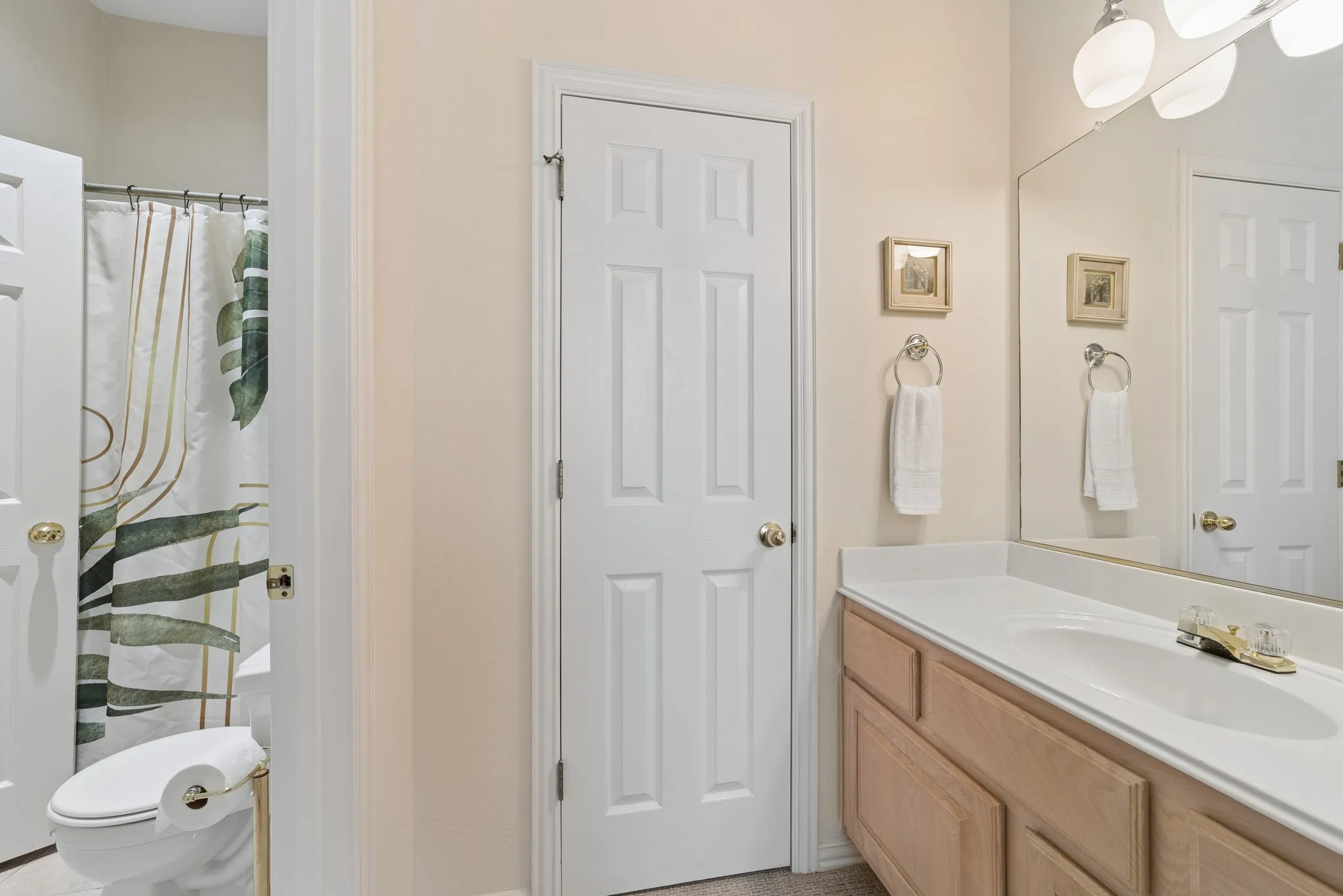 Single Family Residence For Sale in Collin County , 5208 Laser Lane, Plano, Texas 75023, 5 Bedroom, 4 Bathroom, 2 Garage spaces, 3,834 Sqft, built in 1992, mls#21280630, Real Estate Agent in Plano, Homes For Sale in Collin county, Homes For Sale in Plano, Realtor in Plano Texas, Real Estate Brokerage Independent Realty Texas, Luminita Cordes Realtor