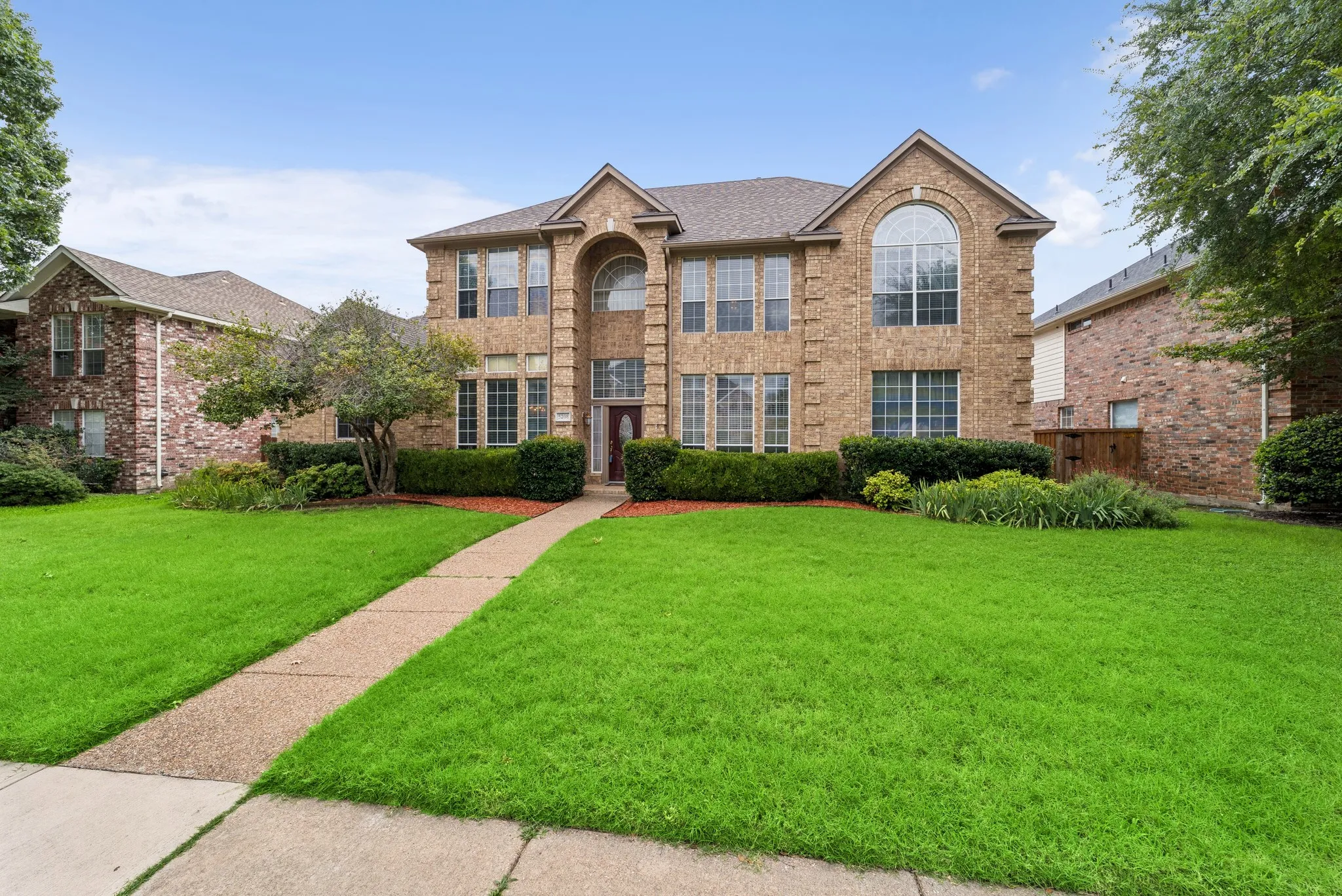 Single Family Residence For Sale in Collin County , 5208 Laser Lane, Plano, Texas 75023, 5 Bedroom, 4 Bathroom, 2 Garage spaces, 3,834 Sqft, built in 1992, mls#21280630, Real Estate Agent in Plano, Homes For Sale in Collin county, Homes For Sale in Plano, Realtor in Plano Texas, Real Estate Brokerage Independent Realty Texas, Luminita Cordes Realtor