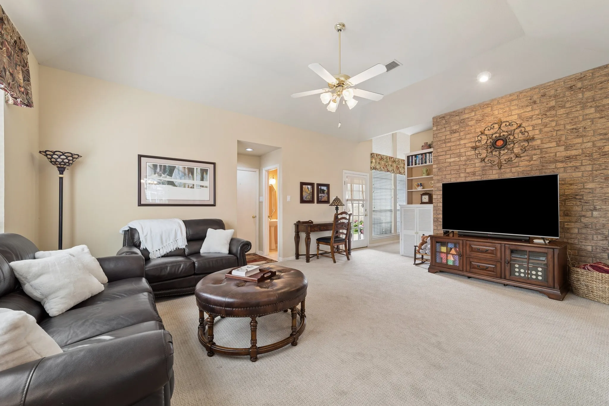 Single Family Residence For Sale in Collin County , 5208 Laser Lane, Plano, Texas 75023, 5 Bedroom, 4 Bathroom, 2 Garage spaces, 3,834 Sqft, built in 1992, mls#21280630, Real Estate Agent in Plano, Homes For Sale in Collin county, Homes For Sale in Plano, Realtor in Plano Texas, Real Estate Brokerage Independent Realty Texas, Luminita Cordes Realtor