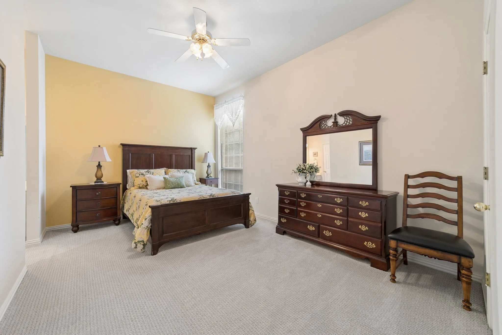 Single Family Residence For Sale in Collin County , 5208 Laser Lane, Plano, Texas 75023, 5 Bedroom, 4 Bathroom, 2 Garage spaces, 3,834 Sqft, built in 1992, mls#21280630, Real Estate Agent in Plano, Homes For Sale in Collin county, Homes For Sale in Plano, Realtor in Plano Texas, Real Estate Brokerage Independent Realty Texas, Luminita Cordes Realtor