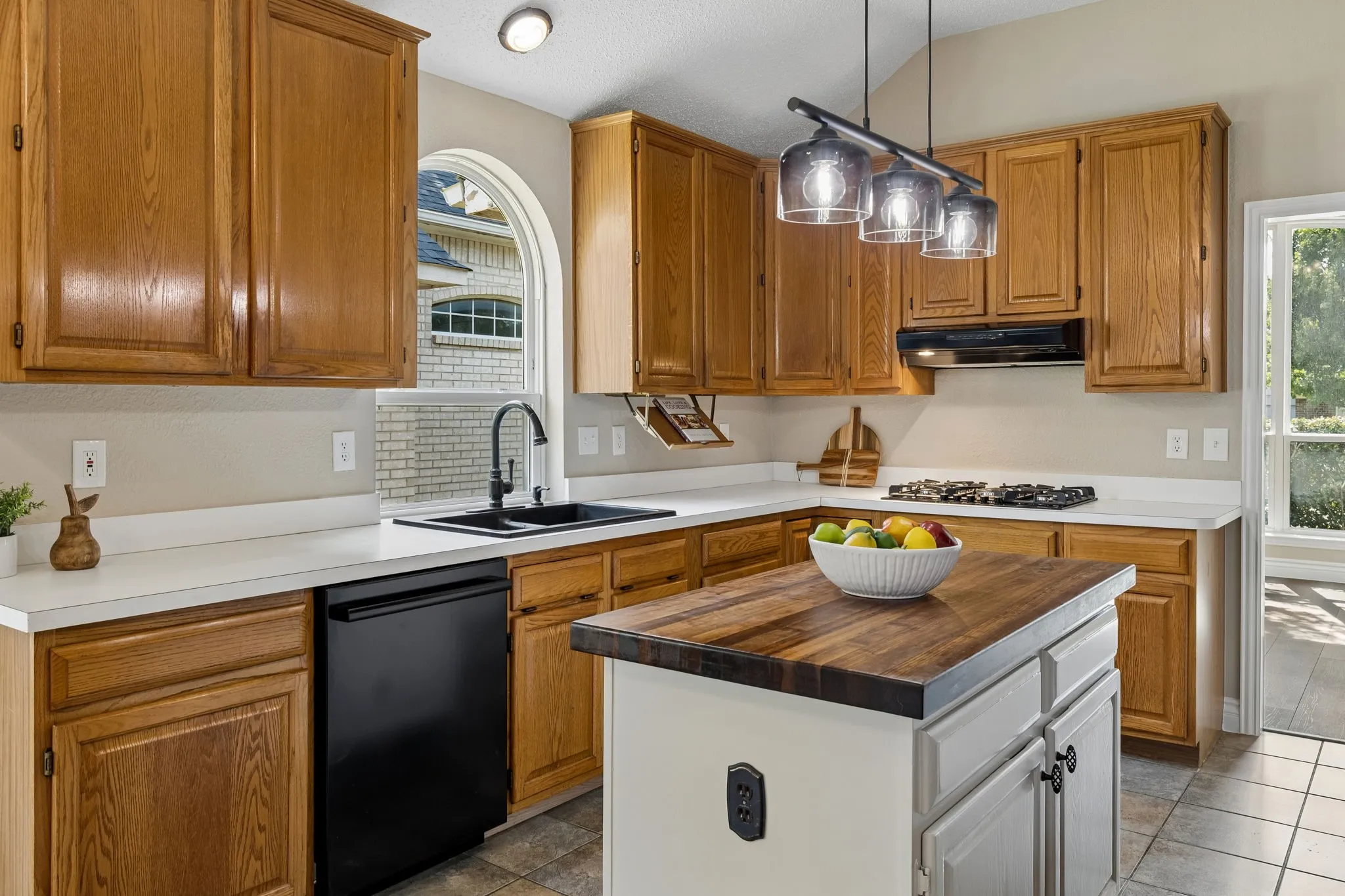 Single Family Residence For Sale in Collin County , 607 Grimsworth Court, Allen, Texas 75002, 4 Bedroom, 2 Bathroom, 2 Garage spaces, 2,175 Sqft, built in 1994, mls#21310920, Real Estate Agent in Allen, Homes For Sale in Collin county, Homes For Sale in Allen, Realtor in Allen Texas, Real Estate Brokerage Independent Realty Texas, Luminita Cordes Realtor