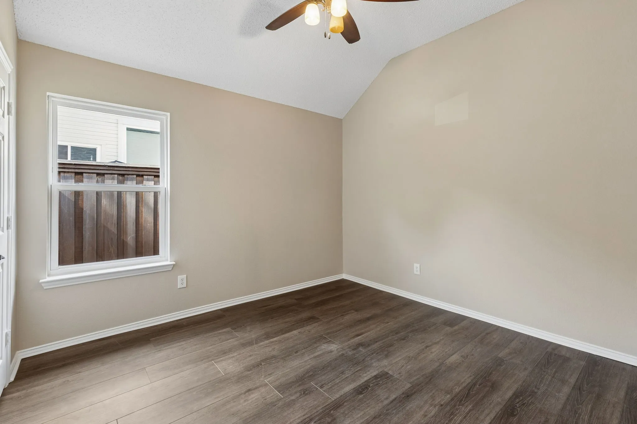 Single Family Residence For Sale in Collin County , 607 Grimsworth Court, Allen, Texas 75002, 4 Bedroom, 2 Bathroom, 2 Garage spaces, 2,175 Sqft, built in 1994, mls#21310920, Real Estate Agent in Allen, Homes For Sale in Collin county, Homes For Sale in Allen, Realtor in Allen Texas, Real Estate Brokerage Independent Realty Texas, Luminita Cordes Realtor