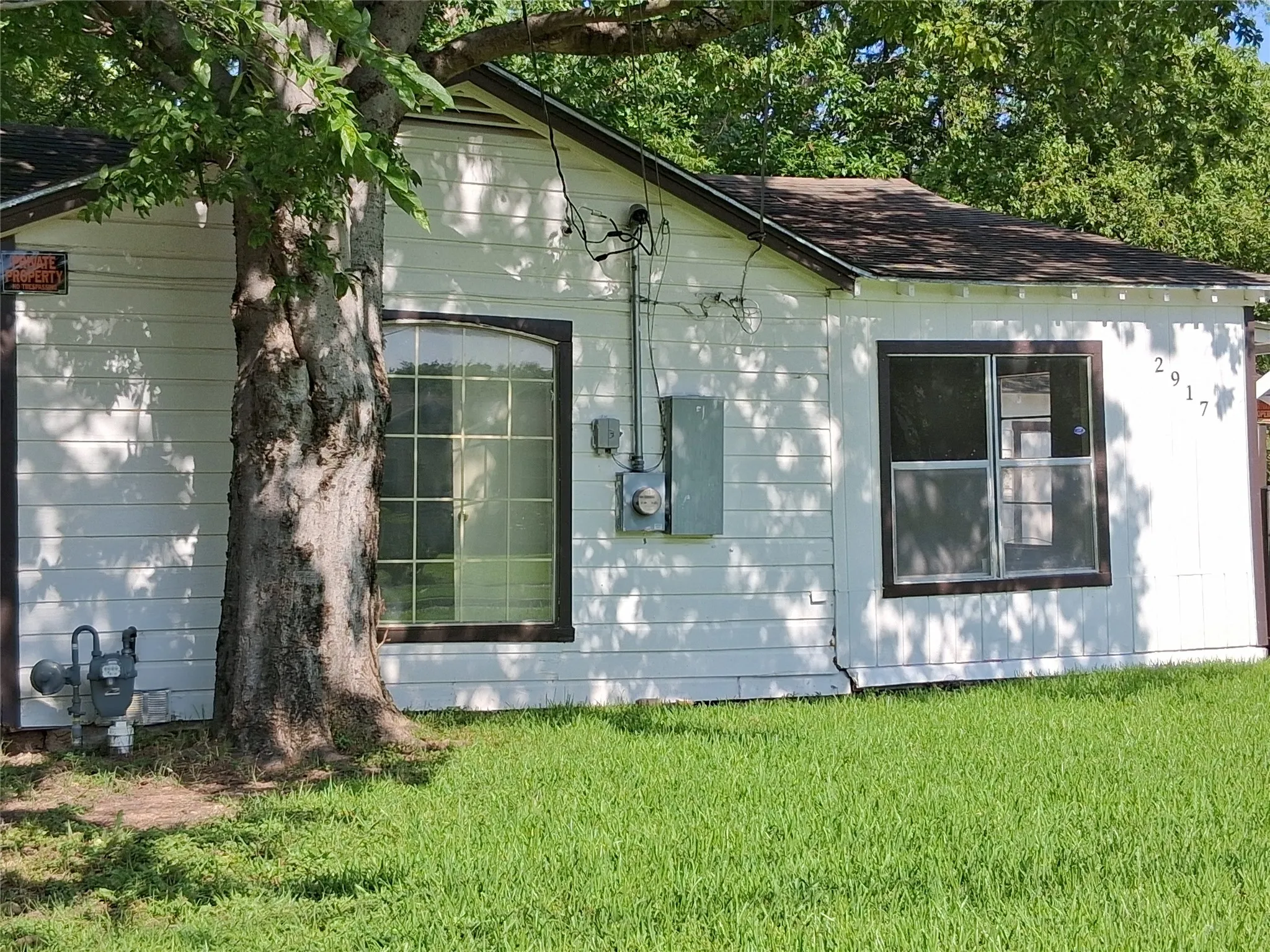 Single Family Residence For Sale in Dallas County , 2917 Cypress Avenue, Dallas, Texas 75227, 2 Bedroom, 1 Bathroom, Garage spaces, 729 Sqft, built in 1950, mls#21311932, Real Estate Agent in Dallas, Homes For Sale in Dallas county, Homes For Sale in Dallas, Realtor in Dallas Texas, Real Estate Brokerage Independent Realty Texas, Luminita Cordes Realtor