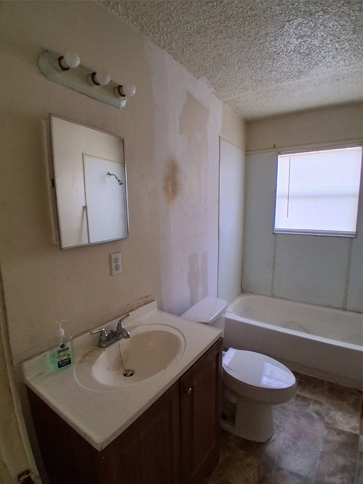 Single Family Residence For Sale in Dallas County , 2917 Cypress Avenue, Dallas, Texas 75227, 2 Bedroom, 1 Bathroom, Garage spaces, 729 Sqft, built in 1950, mls#21311932, Real Estate Agent in Dallas, Homes For Sale in Dallas county, Homes For Sale in Dallas, Realtor in Dallas Texas, Real Estate Brokerage Independent Realty Texas, Luminita Cordes Realtor