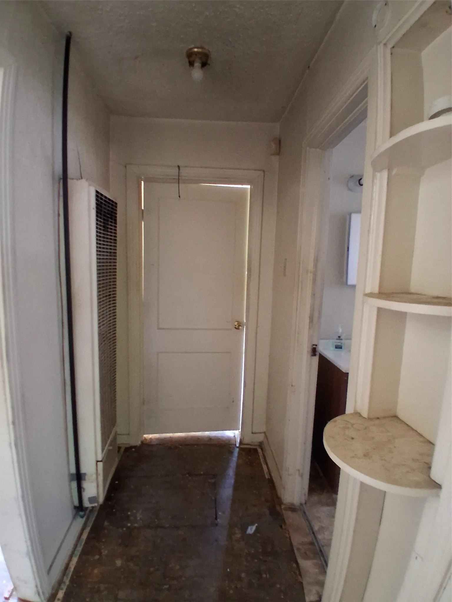 Single Family Residence For Sale in Dallas County , 2917 Cypress Avenue, Dallas, Texas 75227, 2 Bedroom, 1 Bathroom, Garage spaces, 729 Sqft, built in 1950, mls#21311932, Real Estate Agent in Dallas, Homes For Sale in Dallas county, Homes For Sale in Dallas, Realtor in Dallas Texas, Real Estate Brokerage Independent Realty Texas, Luminita Cordes Realtor