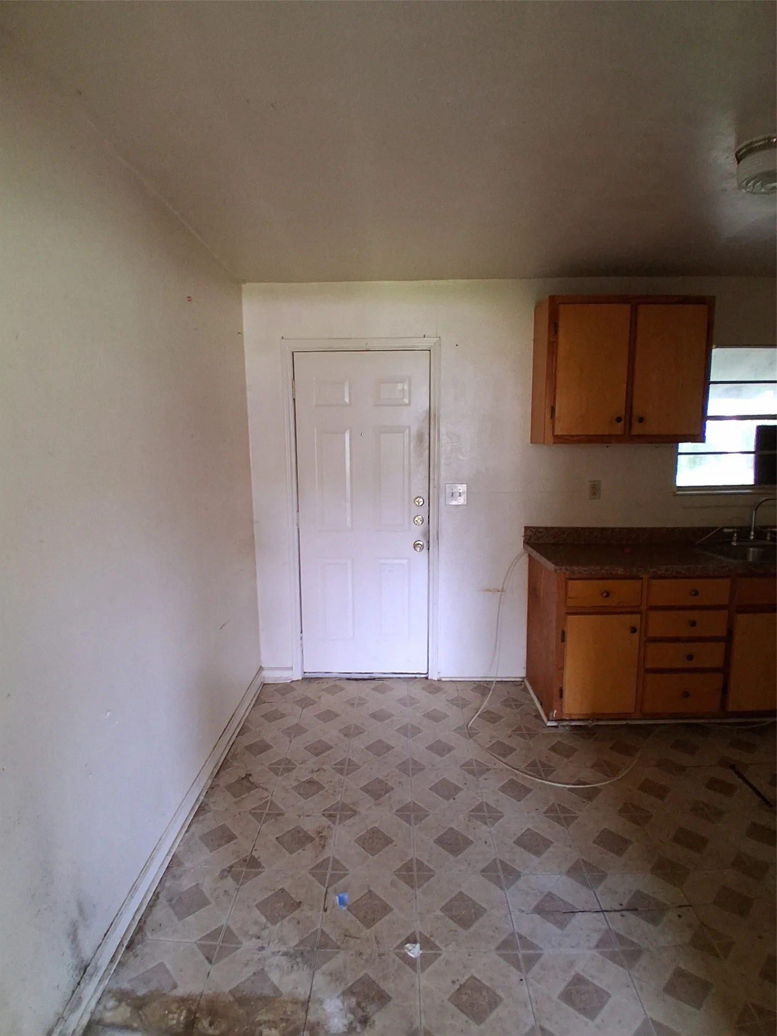 Single Family Residence For Sale in Dallas County , 2917 Cypress Avenue, Dallas, Texas 75227, 2 Bedroom, 1 Bathroom, Garage spaces, 729 Sqft, built in 1950, mls#21311932, Real Estate Agent in Dallas, Homes For Sale in Dallas county, Homes For Sale in Dallas, Realtor in Dallas Texas, Real Estate Brokerage Independent Realty Texas, Luminita Cordes Realtor