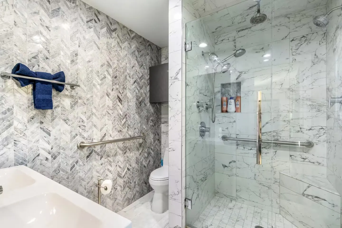 Single Family Residence For Sale in Dallas County , 1706 Esquire Place, Grand Prairie, Texas 75050, 3 Bedroom, 2 Bathroom, 2 Garage spaces, 1,694 Sqft, built in 1965, mls#21312600, Real Estate Agent in Grand Prairie, Homes For Sale in Dallas county, Homes For Sale in Grand Prairie, Realtor in Grand Prairie Texas, Real Estate Brokerage Independent Realty Texas, Luminita Cordes Realtor