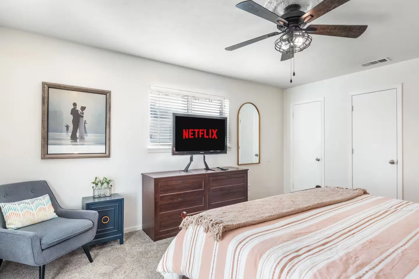 Single Family Residence For Sale in Dallas County , 1706 Esquire Place, Grand Prairie, Texas 75050, 3 Bedroom, 2 Bathroom, 2 Garage spaces, 1,694 Sqft, built in 1965, mls#21312600, Real Estate Agent in Grand Prairie, Homes For Sale in Dallas county, Homes For Sale in Grand Prairie, Realtor in Grand Prairie Texas, Real Estate Brokerage Independent Realty Texas, Luminita Cordes Realtor
