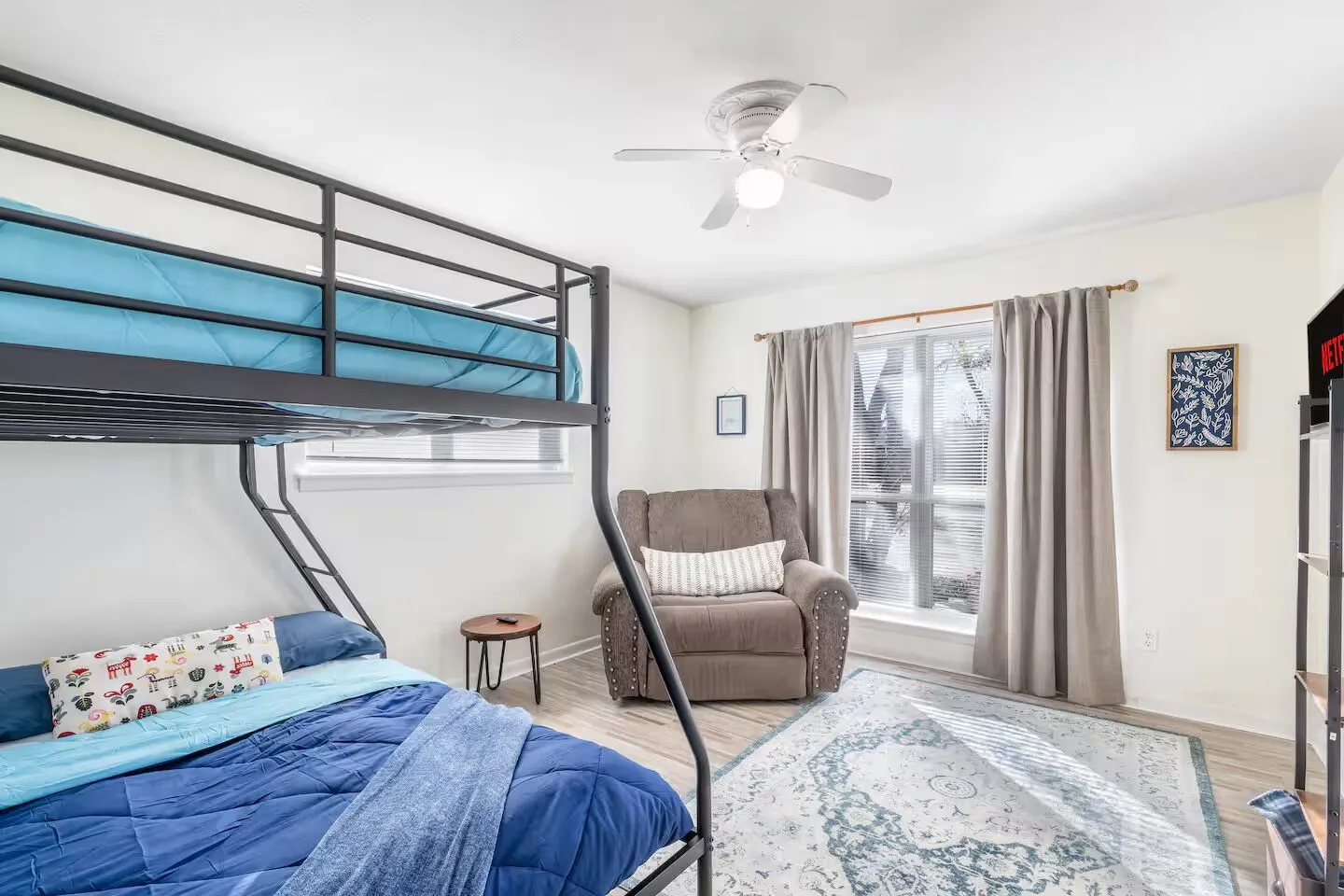 Single Family Residence For Sale in Dallas County , 1706 Esquire Place, Grand Prairie, Texas 75050, 3 Bedroom, 2 Bathroom, 2 Garage spaces, 1,694 Sqft, built in 1965, mls#21312600, Real Estate Agent in Grand Prairie, Homes For Sale in Dallas county, Homes For Sale in Grand Prairie, Realtor in Grand Prairie Texas, Real Estate Brokerage Independent Realty Texas, Luminita Cordes Realtor