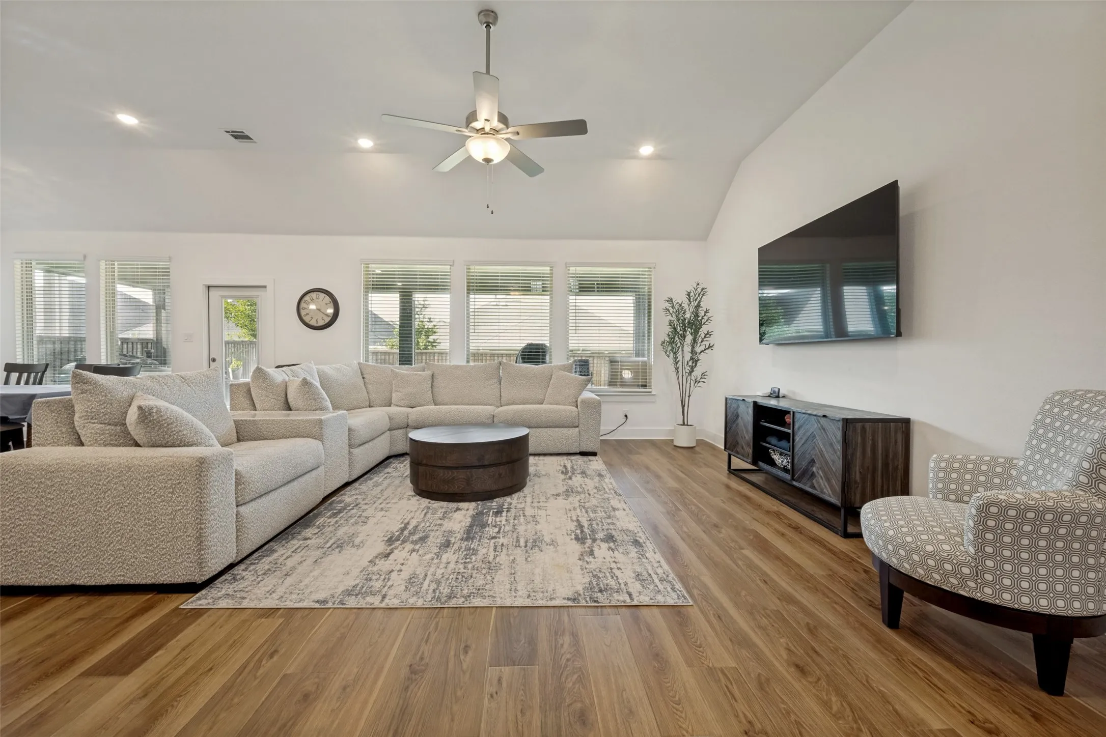 Single Family Residence For Sale in Denton County , 136 Nora Lane, Hickory Creek, Texas 75065, 5 Bedroom, 3 Bathroom, 2 Garage spaces, 3,228 Sqft, built in 2023, mls#21313478, Real Estate Agent in Hickory Creek, Homes For Sale in Denton county, Homes For Sale in Hickory Creek, Realtor in Hickory Creek Texas, Real Estate Brokerage Independent Realty Texas, Luminita Cordes Realtor