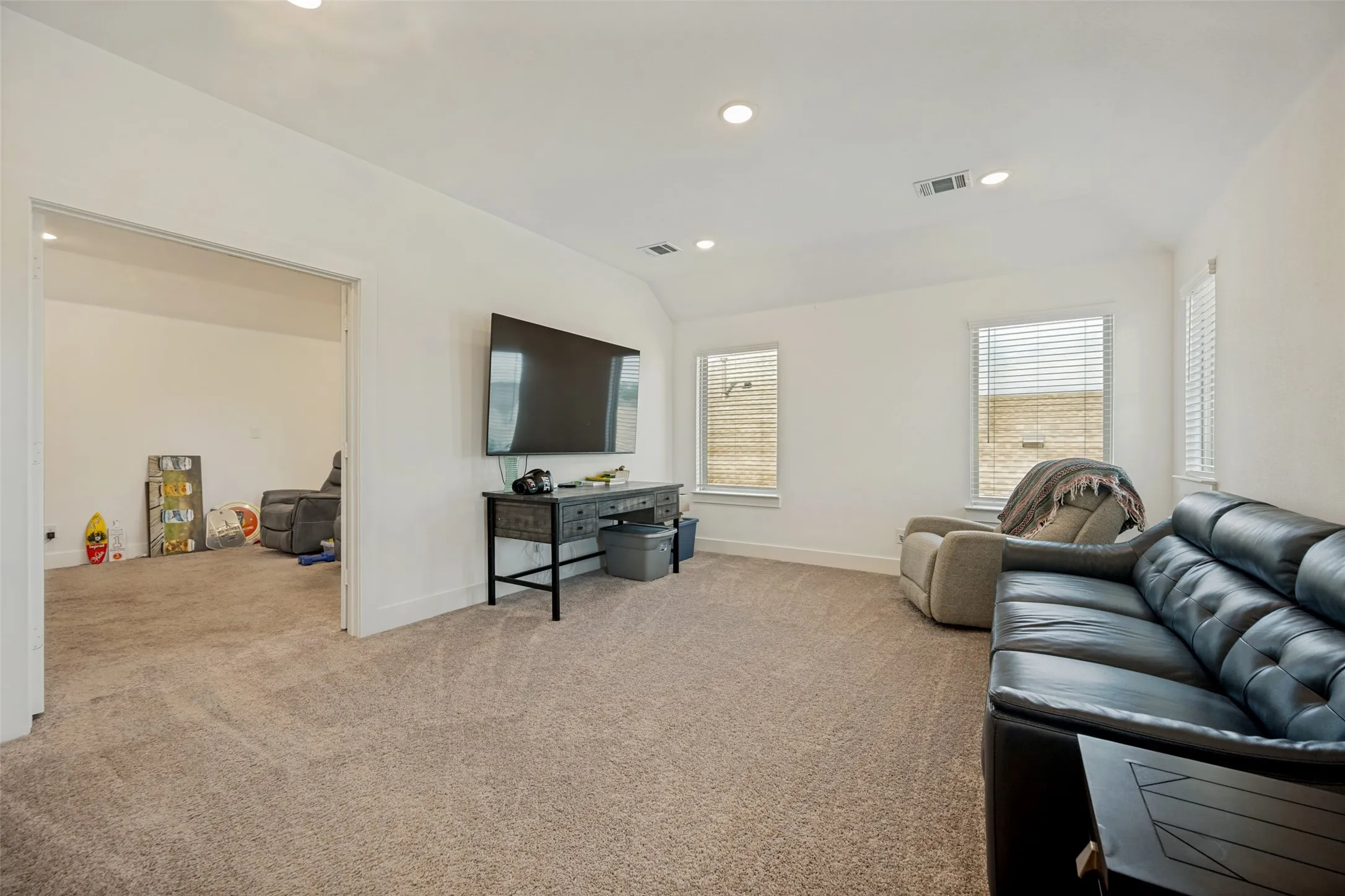 Single Family Residence For Sale in Denton County , 136 Nora Lane, Hickory Creek, Texas 75065, 5 Bedroom, 3 Bathroom, 2 Garage spaces, 3,228 Sqft, built in 2023, mls#21313478, Real Estate Agent in Hickory Creek, Homes For Sale in Denton county, Homes For Sale in Hickory Creek, Realtor in Hickory Creek Texas, Real Estate Brokerage Independent Realty Texas, Luminita Cordes Realtor