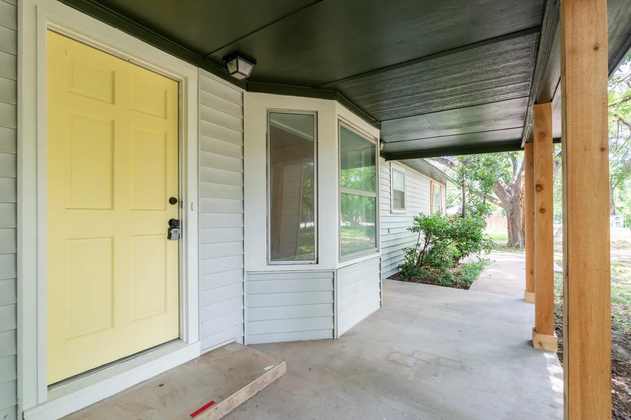 Single Family Residence For Sale in Callahan County , 102 S 2nd Street, Clyde, Texas 79510, 4 Bedroom, 2 Bathroom, 1 Garage spaces, 1,516 Sqft, built in 1945, mls#21313422, Real Estate Agent in Clyde, Homes For Sale in Callahan county, Homes For Sale in Clyde, Realtor in Clyde Texas, Real Estate Brokerage Independent Realty Texas, Luminita Cordes Realtor