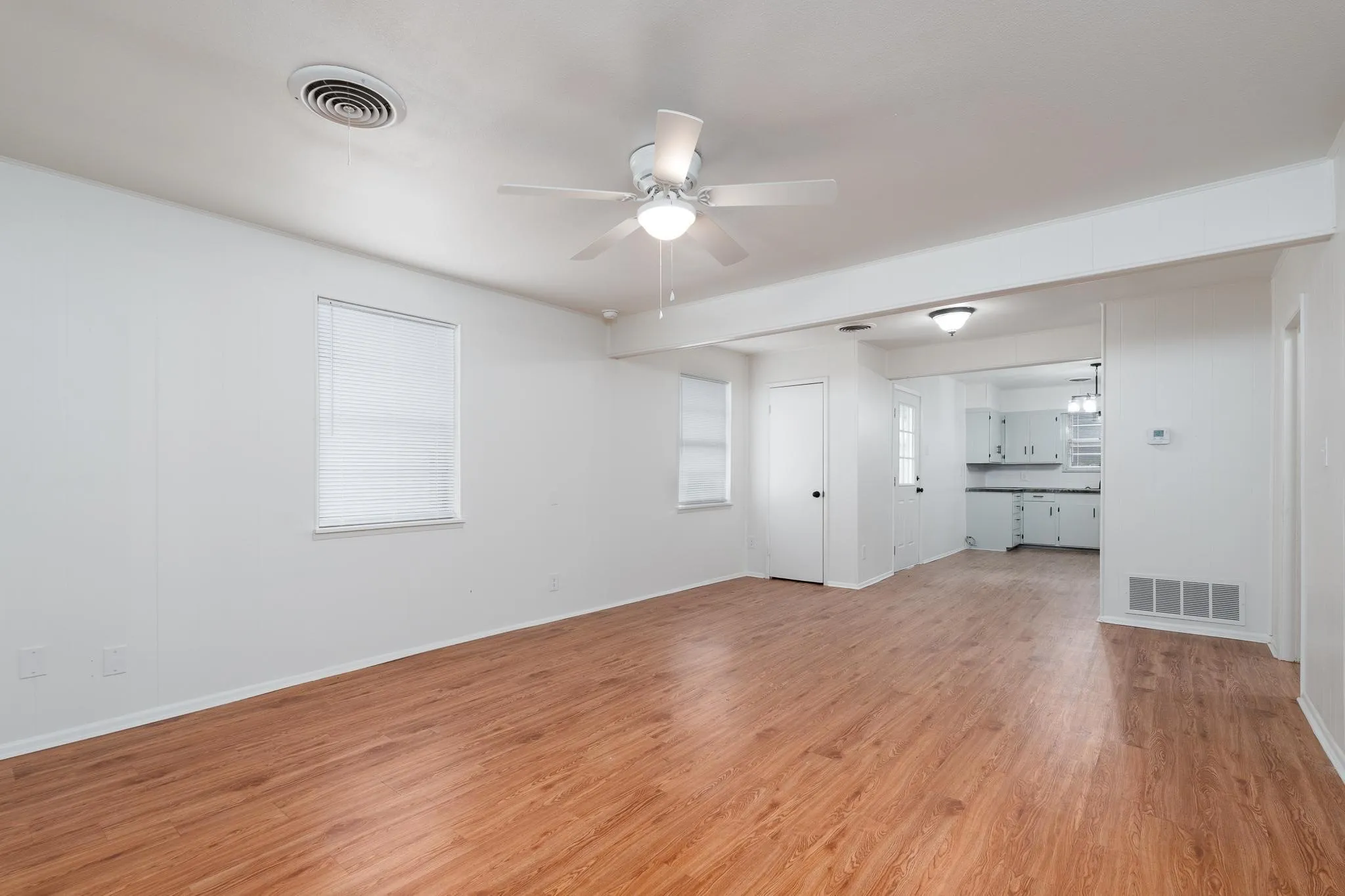 Single Family Residence For Sale in Callahan County , 102 S 2nd Street, Clyde, Texas 79510, 4 Bedroom, 2 Bathroom, 1 Garage spaces, 1,516 Sqft, built in 1945, mls#21313422, Real Estate Agent in Clyde, Homes For Sale in Callahan county, Homes For Sale in Clyde, Realtor in Clyde Texas, Real Estate Brokerage Independent Realty Texas, Luminita Cordes Realtor