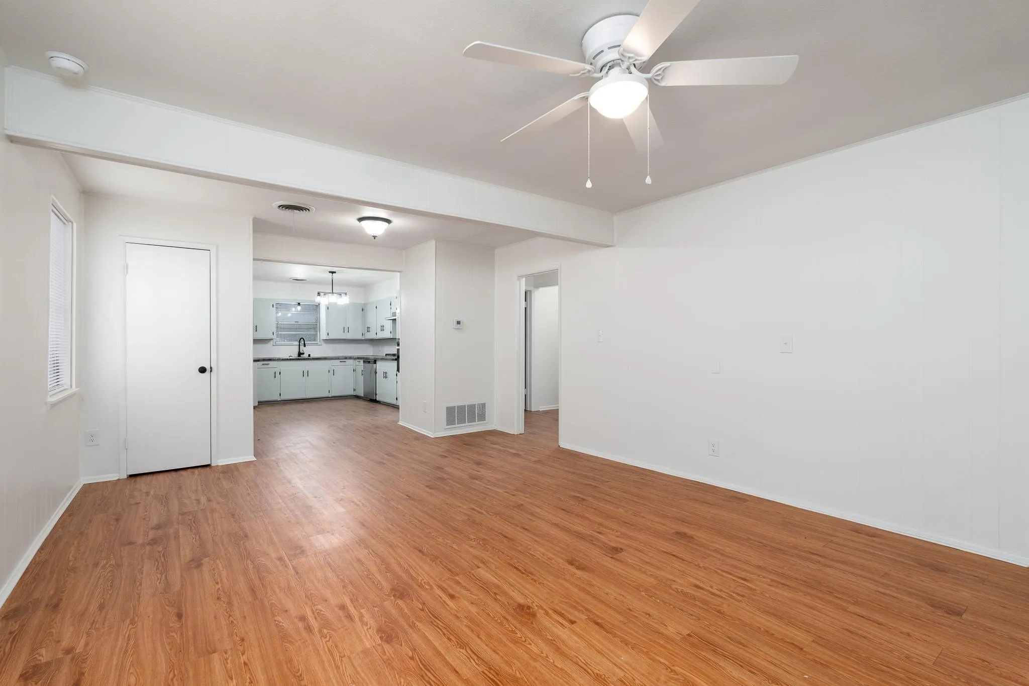 Single Family Residence For Sale in Callahan County , 102 S 2nd Street, Clyde, Texas 79510, 4 Bedroom, 2 Bathroom, 1 Garage spaces, 1,516 Sqft, built in 1945, mls#21313422, Real Estate Agent in Clyde, Homes For Sale in Callahan county, Homes For Sale in Clyde, Realtor in Clyde Texas, Real Estate Brokerage Independent Realty Texas, Luminita Cordes Realtor