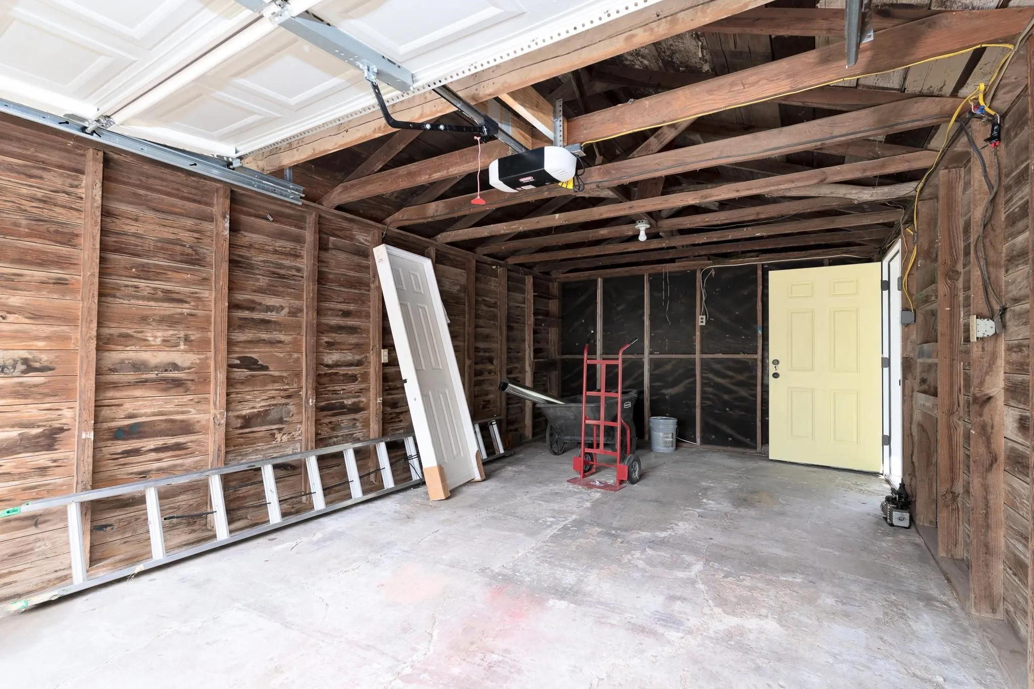 Single Family Residence For Sale in Callahan County , 102 S 2nd Street, Clyde, Texas 79510, 4 Bedroom, 2 Bathroom, 1 Garage spaces, 1,516 Sqft, built in 1945, mls#21313422, Real Estate Agent in Clyde, Homes For Sale in Callahan county, Homes For Sale in Clyde, Realtor in Clyde Texas, Real Estate Brokerage Independent Realty Texas, Luminita Cordes Realtor