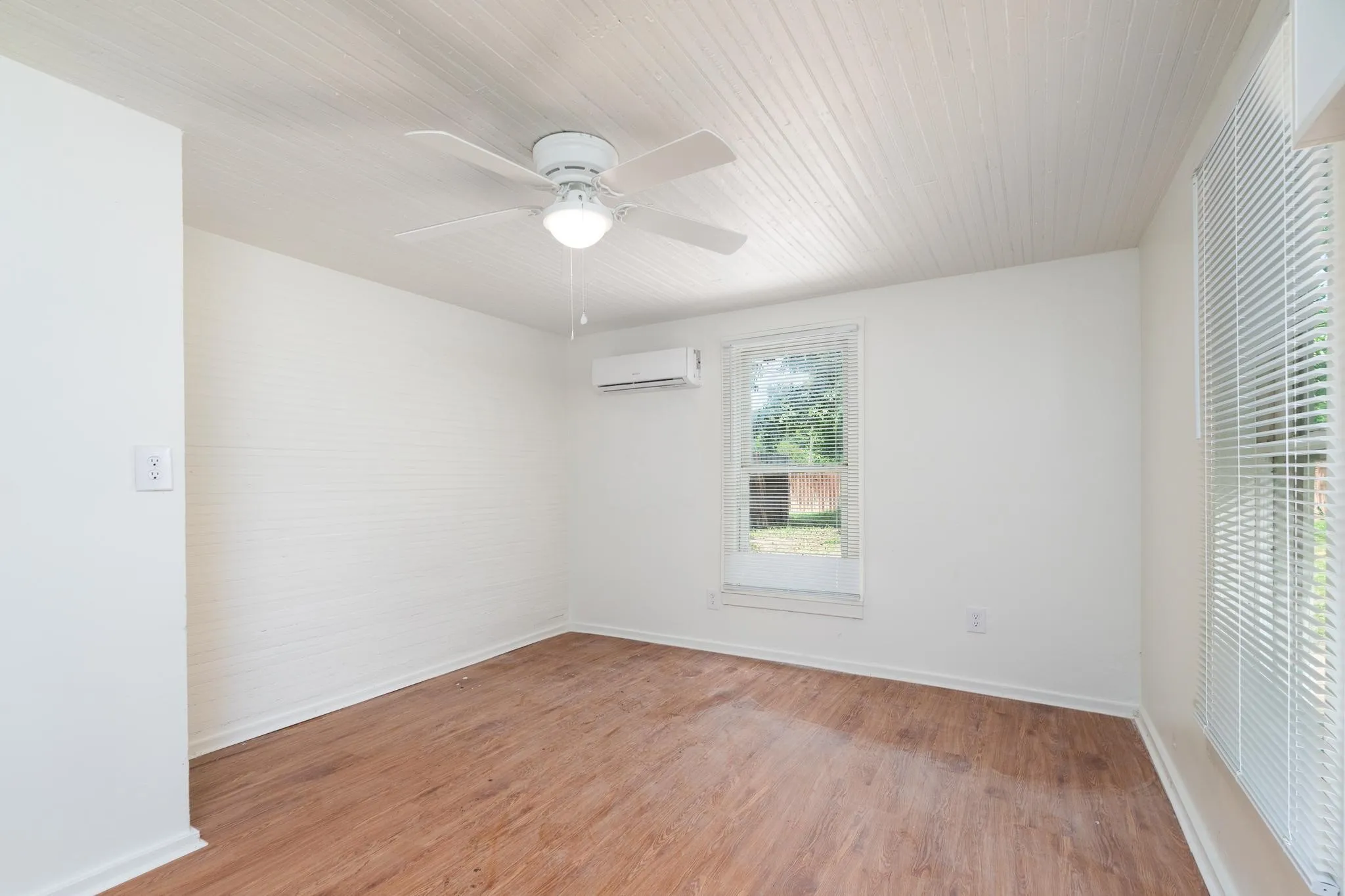 Detatched office behind garage