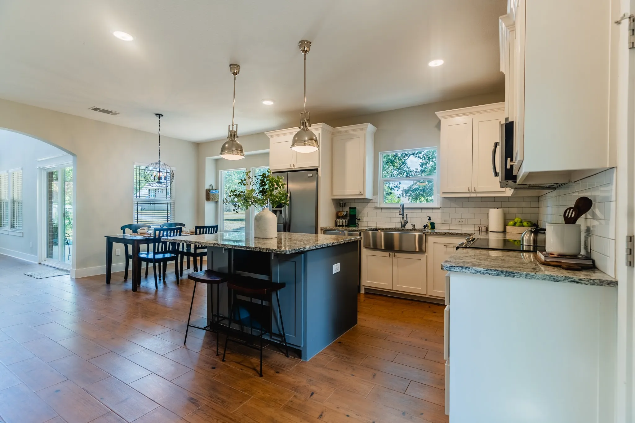 Single Family Residence For Sale in Grayson County , 32 Coffee Circle, Pottsboro, Texas 75076, 3 Bedroom, 3 Bathroom, 1 Garage spaces, 2,166 Sqft, built in 2017, mls#21313493, Real Estate Agent in Pottsboro, Homes For Sale in Grayson county, Homes For Sale in Pottsboro, Realtor in Pottsboro Texas, Real Estate Brokerage Independent Realty Texas, Luminita Cordes Realtor