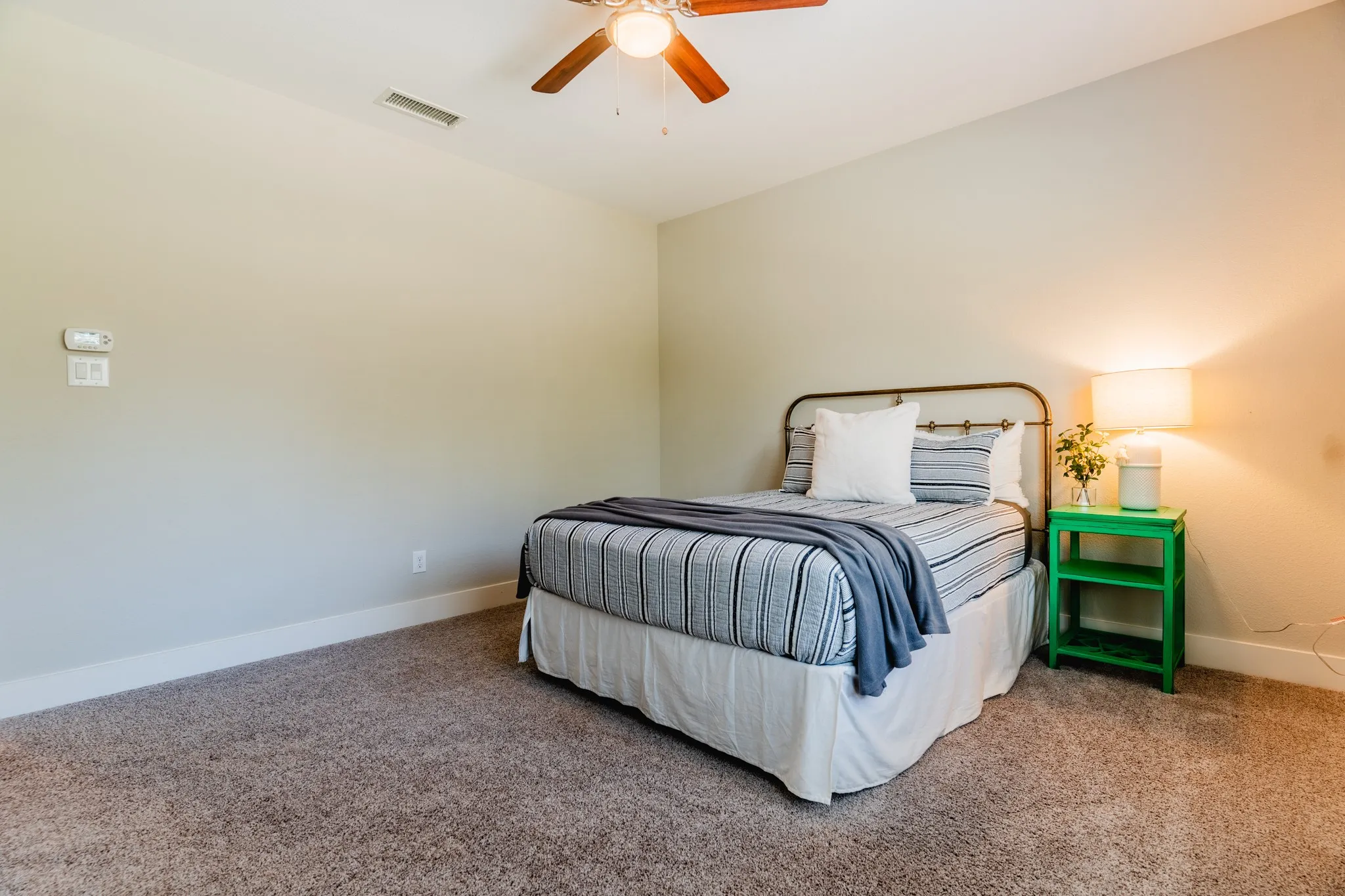 Single Family Residence For Sale in Grayson County , 32 Coffee Circle, Pottsboro, Texas 75076, 3 Bedroom, 3 Bathroom, 1 Garage spaces, 2,166 Sqft, built in 2017, mls#21313493, Real Estate Agent in Pottsboro, Homes For Sale in Grayson county, Homes For Sale in Pottsboro, Realtor in Pottsboro Texas, Real Estate Brokerage Independent Realty Texas, Luminita Cordes Realtor