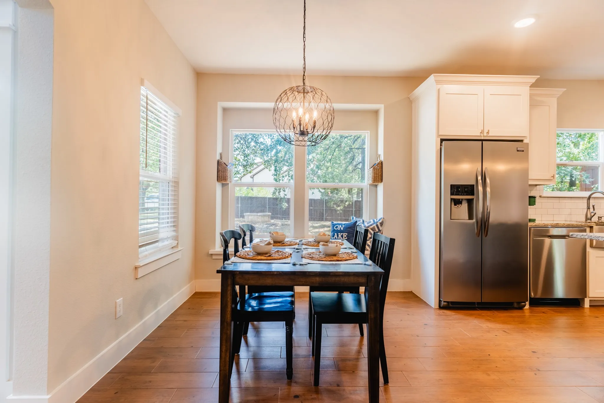 Single Family Residence For Sale in Grayson County , 32 Coffee Circle, Pottsboro, Texas 75076, 3 Bedroom, 3 Bathroom, 1 Garage spaces, 2,166 Sqft, built in 2017, mls#21313493, Real Estate Agent in Pottsboro, Homes For Sale in Grayson county, Homes For Sale in Pottsboro, Realtor in Pottsboro Texas, Real Estate Brokerage Independent Realty Texas, Luminita Cordes Realtor