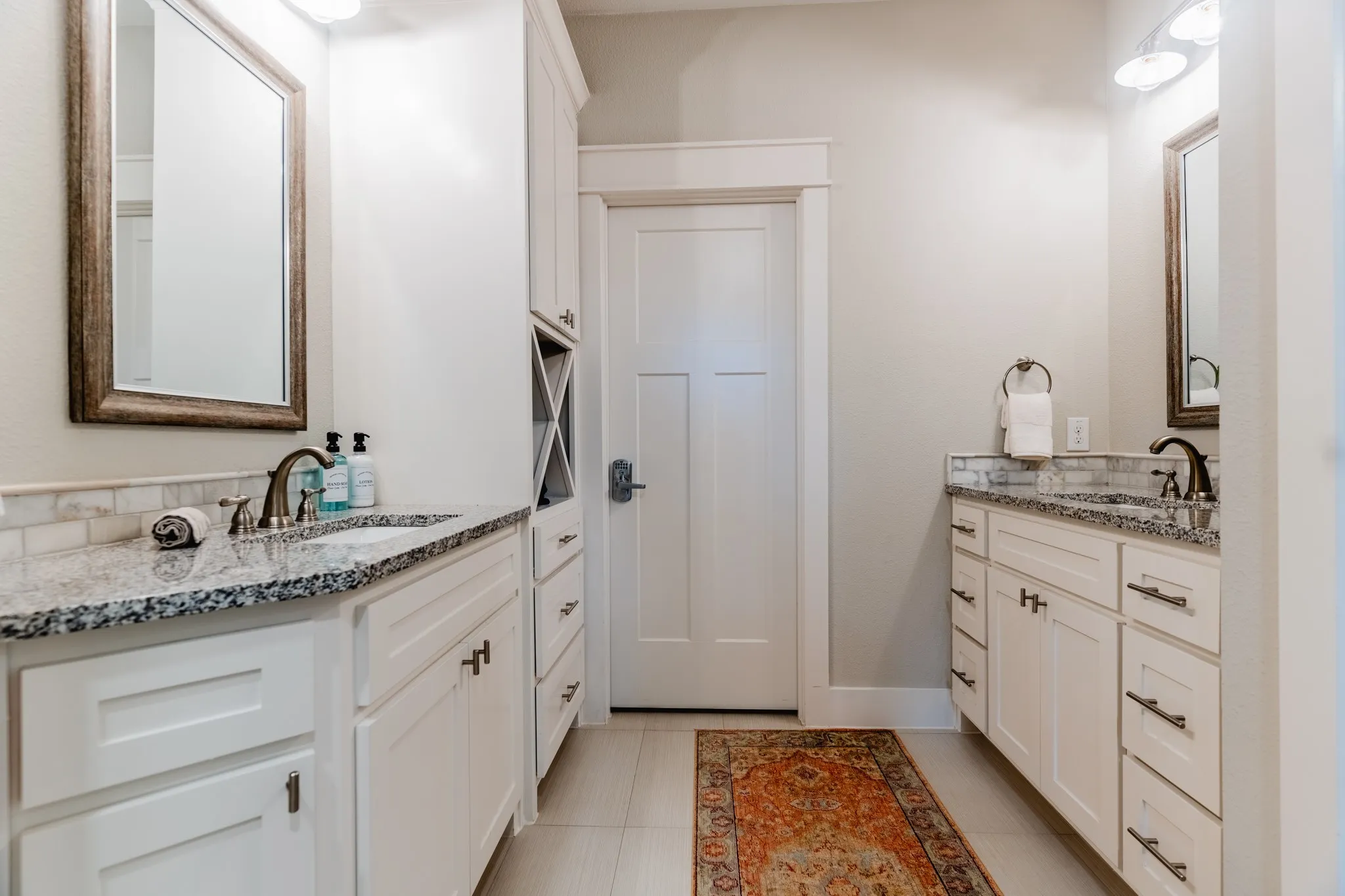 Single Family Residence For Sale in Grayson County , 32 Coffee Circle, Pottsboro, Texas 75076, 3 Bedroom, 3 Bathroom, 1 Garage spaces, 2,166 Sqft, built in 2017, mls#21313493, Real Estate Agent in Pottsboro, Homes For Sale in Grayson county, Homes For Sale in Pottsboro, Realtor in Pottsboro Texas, Real Estate Brokerage Independent Realty Texas, Luminita Cordes Realtor