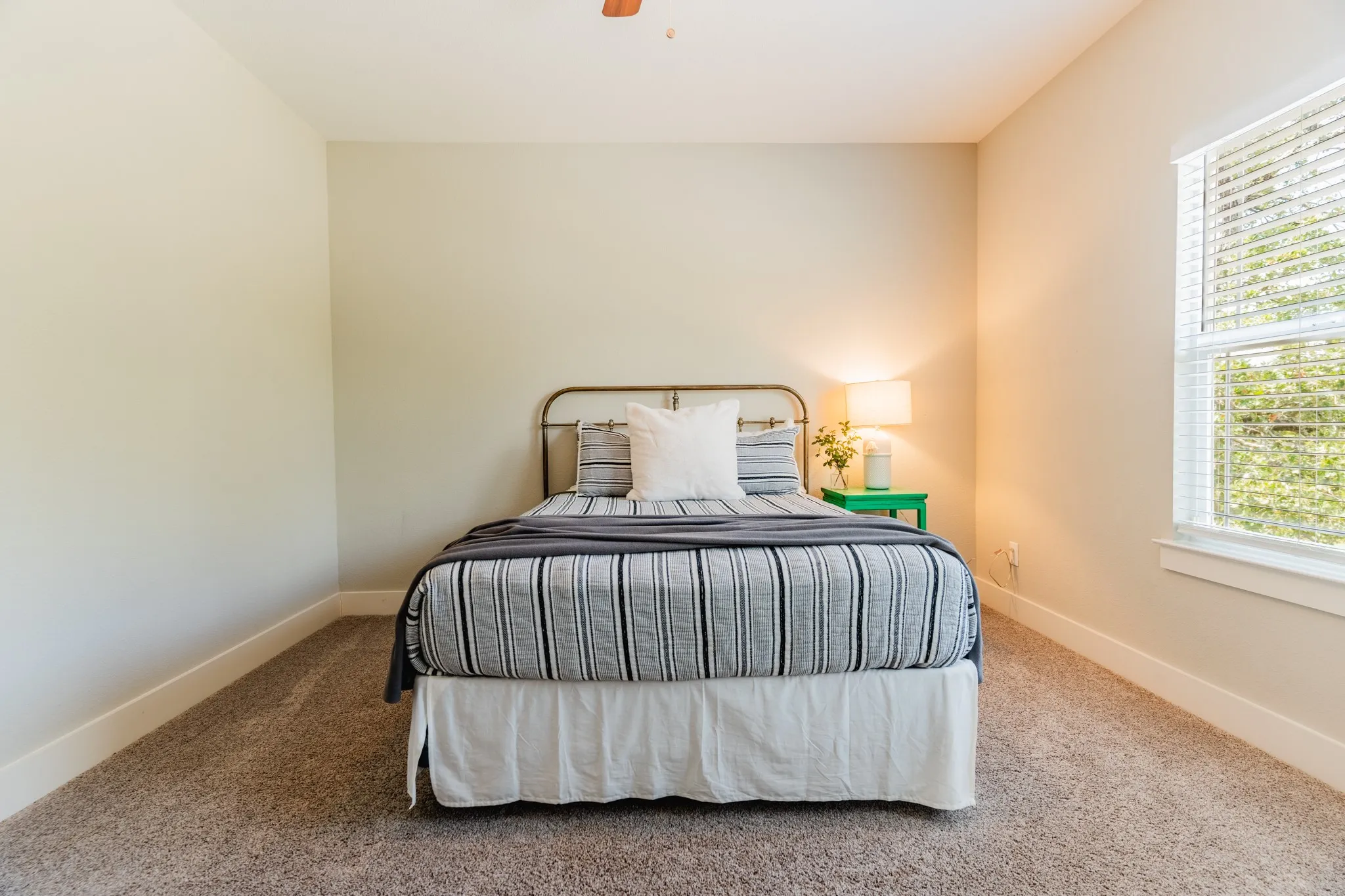 Single Family Residence For Sale in Grayson County , 32 Coffee Circle, Pottsboro, Texas 75076, 3 Bedroom, 3 Bathroom, 1 Garage spaces, 2,166 Sqft, built in 2017, mls#21313493, Real Estate Agent in Pottsboro, Homes For Sale in Grayson county, Homes For Sale in Pottsboro, Realtor in Pottsboro Texas, Real Estate Brokerage Independent Realty Texas, Luminita Cordes Realtor