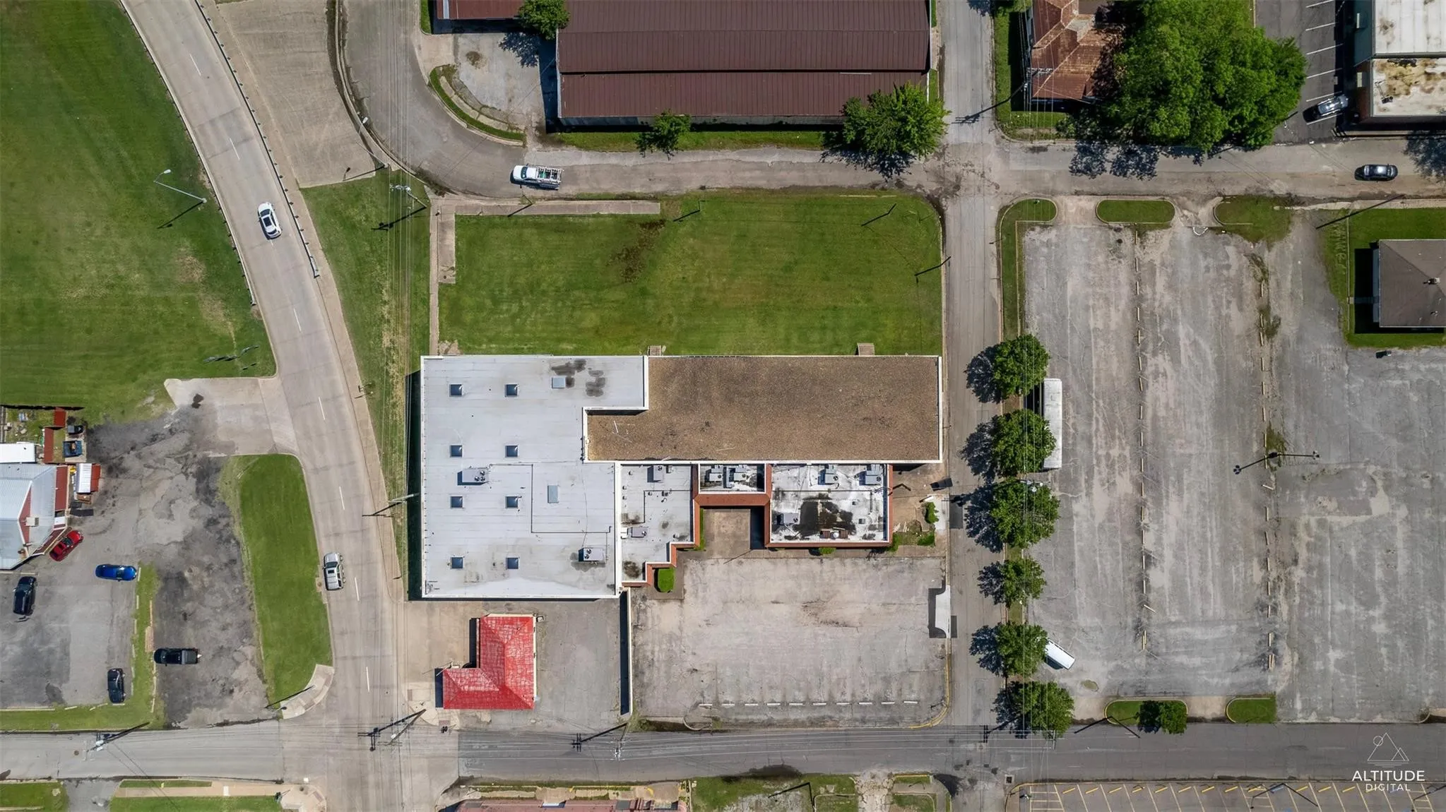Industrial For Rent in Hunt County , 2615 Crockett Street, Greenville, Texas 75401, 0, 0, Garage spaces, 0 Sqft, built in 1960, mls#21313499, Real Estate Agent in Greenville, Homes For Rent in Hunt county, Homes For Rent in Greenville, Realtor in Greenville Texas, Real Estate Brokerage Independent Realty Texas, Luminita Cordes Realtor