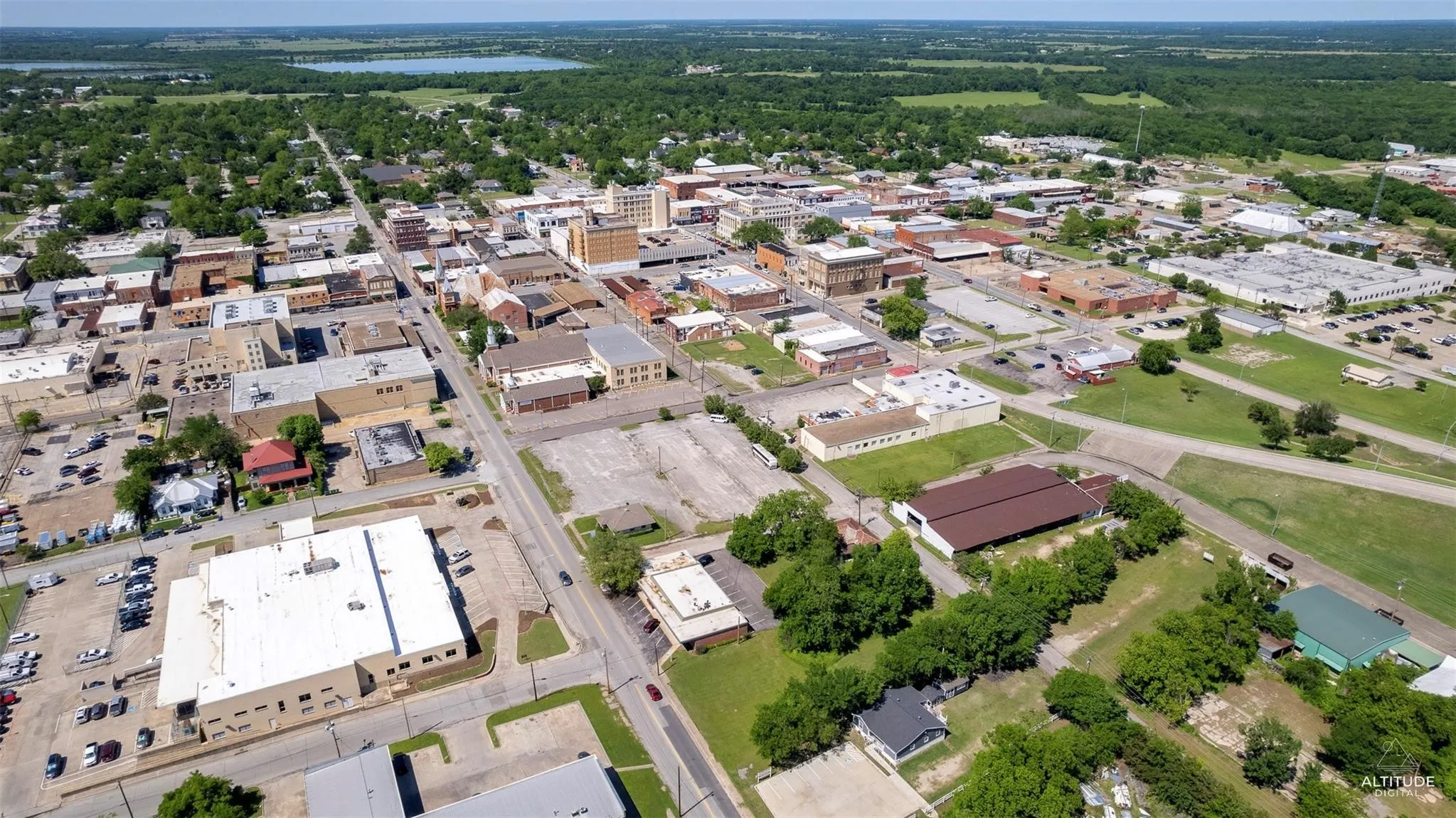 Industrial For Rent in Hunt County , 2615 Crockett Street, Greenville, Texas 75401, 0, 0, Garage spaces, 0 Sqft, built in 1960, mls#21313499, Real Estate Agent in Greenville, Homes For Rent in Hunt county, Homes For Rent in Greenville, Realtor in Greenville Texas, Real Estate Brokerage Independent Realty Texas, Luminita Cordes Realtor