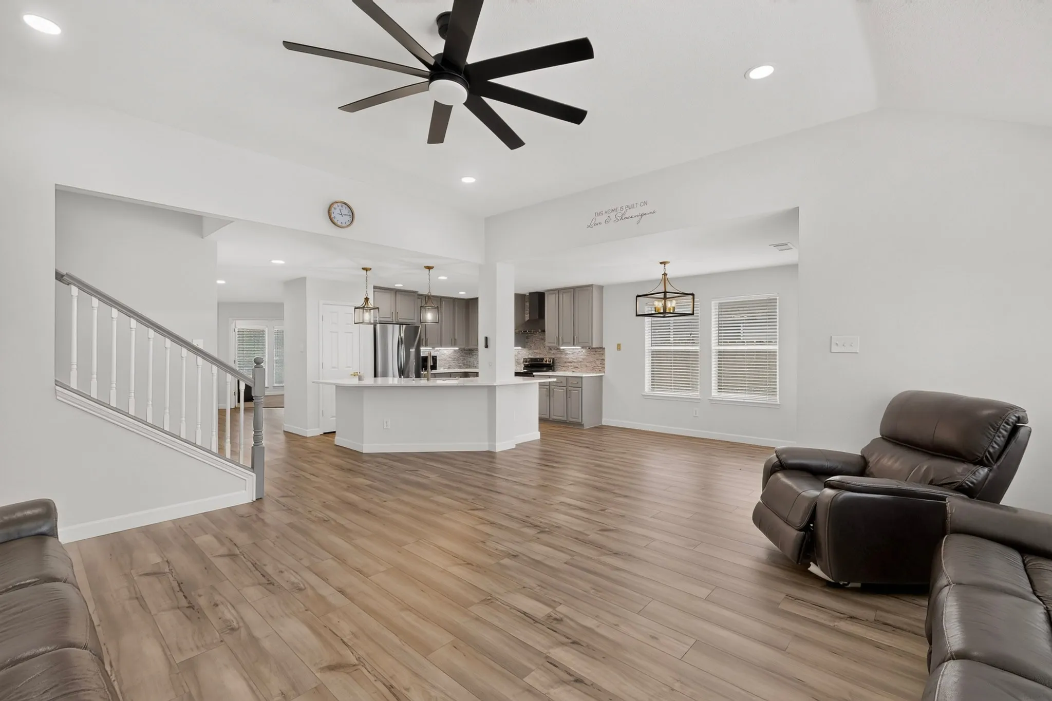 Single Family Residence For Sale in Kaufman County , 1011 Castroville Drive, Forney, Texas 75126, 4 Bedroom, 3 Bathroom, 3 Garage spaces, 3,320 Sqft, built in 2007, mls#21312505, Real Estate Agent in Forney, Homes For Sale in Kaufman county, Homes For Sale in Forney, Realtor in Forney Texas, Real Estate Brokerage Independent Realty Texas, Luminita Cordes Realtor