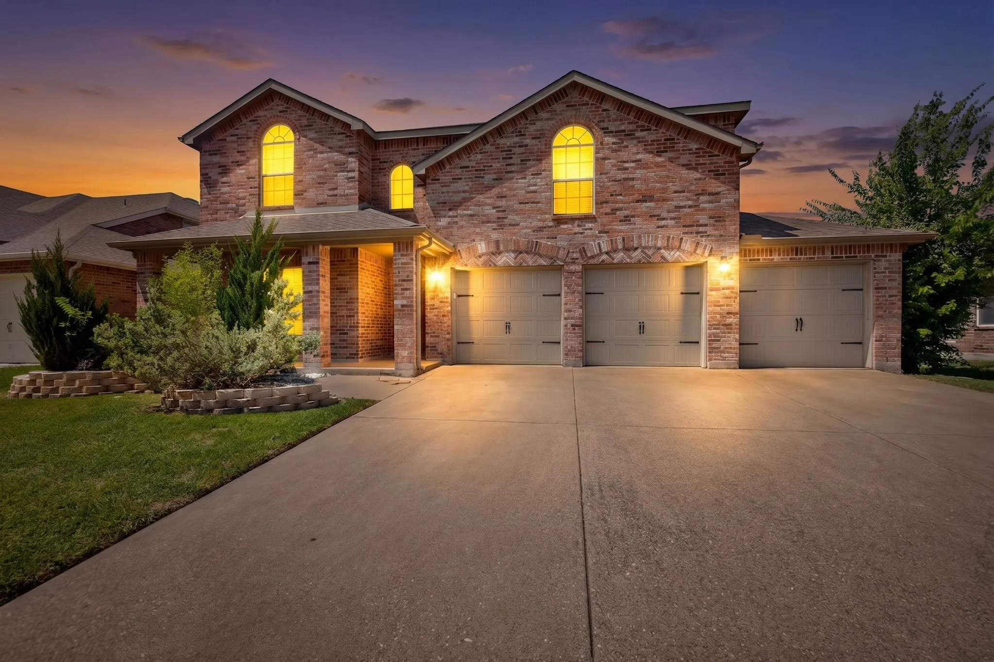 Single Family Residence For Sale in Kaufman County , 1011 Castroville Drive, Forney, Texas 75126, 4 Bedroom, 3 Bathroom, 3 Garage spaces, 3,320 Sqft, built in 2007, mls#21312505, Real Estate Agent in Forney, Homes For Sale in Kaufman county, Homes For Sale in Forney, Realtor in Forney Texas, Real Estate Brokerage Independent Realty Texas, Luminita Cordes Realtor