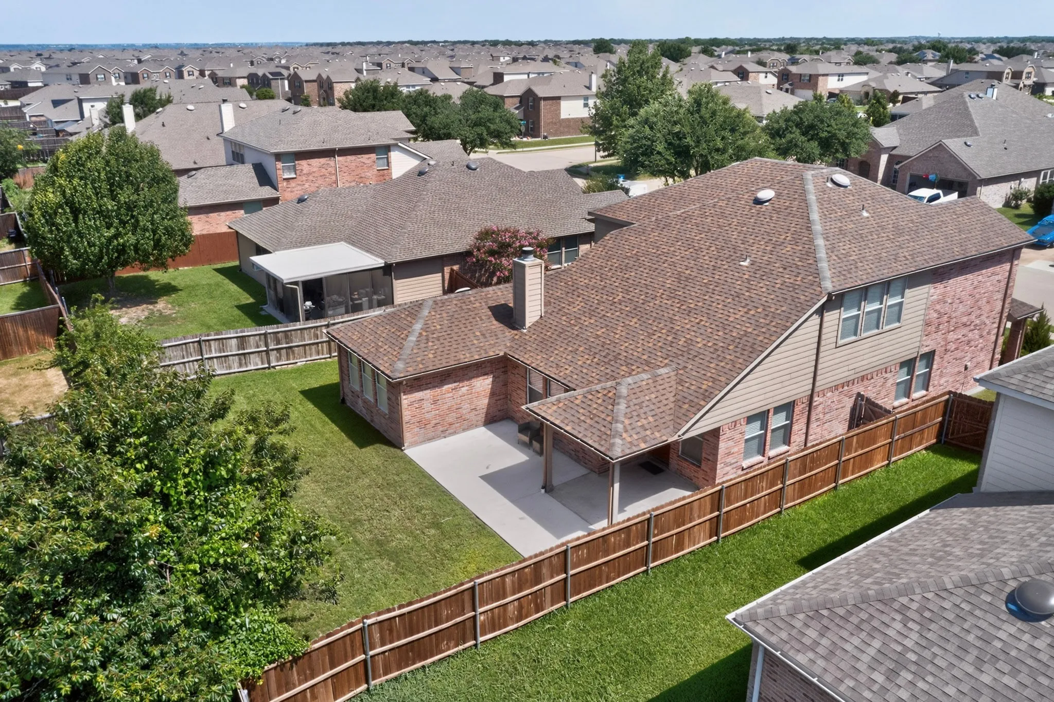 Single Family Residence For Sale in Kaufman County , 1011 Castroville Drive, Forney, Texas 75126, 4 Bedroom, 3 Bathroom, 3 Garage spaces, 3,320 Sqft, built in 2007, mls#21312505, Real Estate Agent in Forney, Homes For Sale in Kaufman county, Homes For Sale in Forney, Realtor in Forney Texas, Real Estate Brokerage Independent Realty Texas, Luminita Cordes Realtor