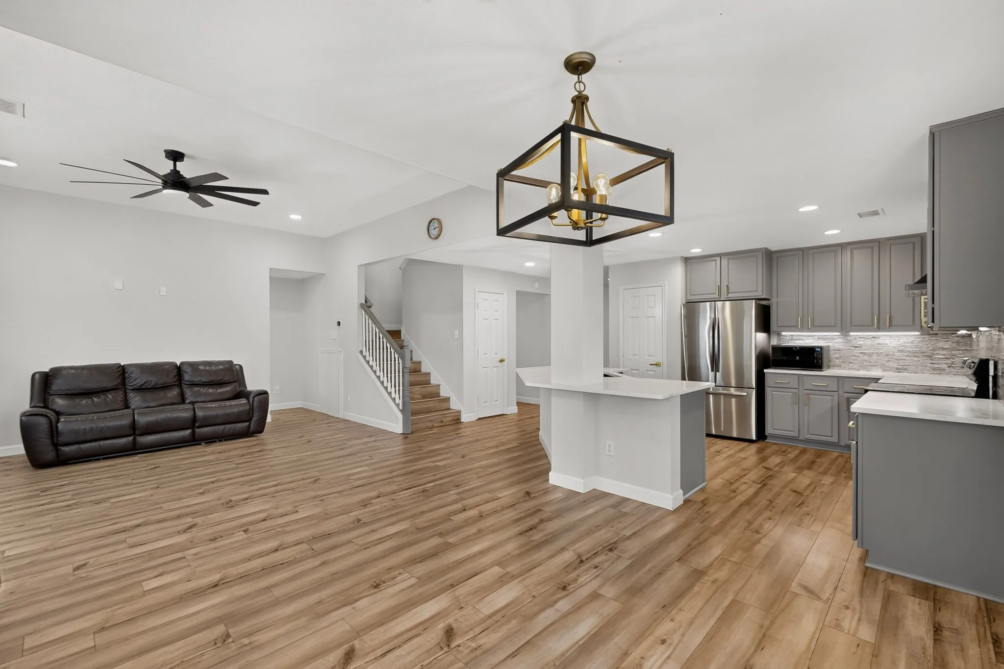 Single Family Residence For Sale in Kaufman County , 1011 Castroville Drive, Forney, Texas 75126, 4 Bedroom, 3 Bathroom, 3 Garage spaces, 3,320 Sqft, built in 2007, mls#21312505, Real Estate Agent in Forney, Homes For Sale in Kaufman county, Homes For Sale in Forney, Realtor in Forney Texas, Real Estate Brokerage Independent Realty Texas, Luminita Cordes Realtor