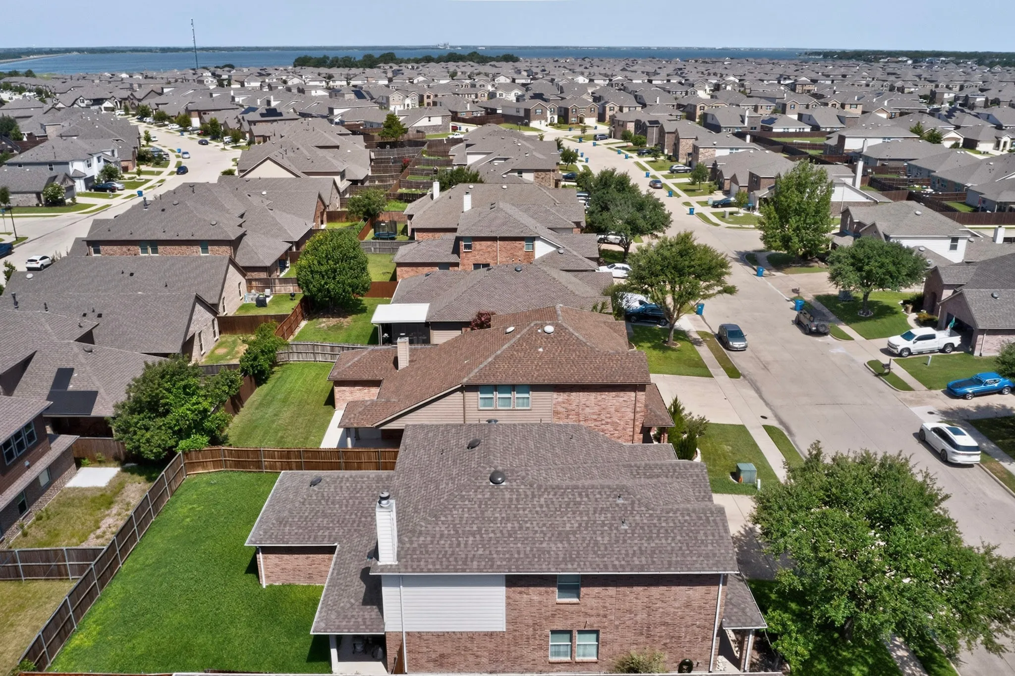 Single Family Residence For Sale in Kaufman County , 1011 Castroville Drive, Forney, Texas 75126, 4 Bedroom, 3 Bathroom, 3 Garage spaces, 3,320 Sqft, built in 2007, mls#21312505, Real Estate Agent in Forney, Homes For Sale in Kaufman county, Homes For Sale in Forney, Realtor in Forney Texas, Real Estate Brokerage Independent Realty Texas, Luminita Cordes Realtor