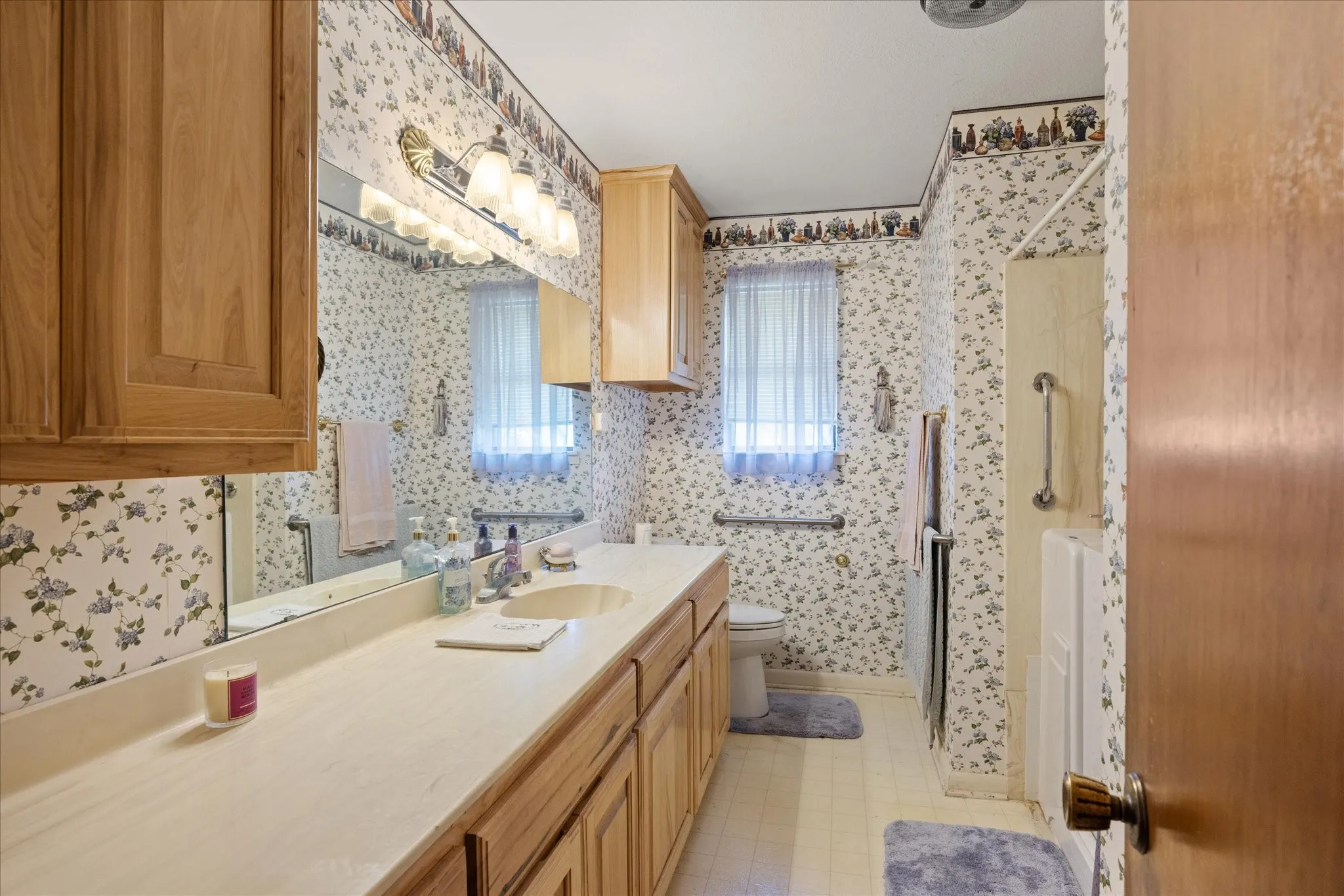 Single Family Residence For Sale in Erath County , 501 Moonlight Trail, Stephenville, Texas 76401, 3 Bedroom, 2 Bathroom, 2 Garage spaces, 2,094 Sqft, built in 1980, mls#21313332, Real Estate Agent in Stephenville, Homes For Sale in Erath county, Homes For Sale in Stephenville, Realtor in Stephenville Texas, Real Estate Brokerage Independent Realty Texas, Luminita Cordes Realtor