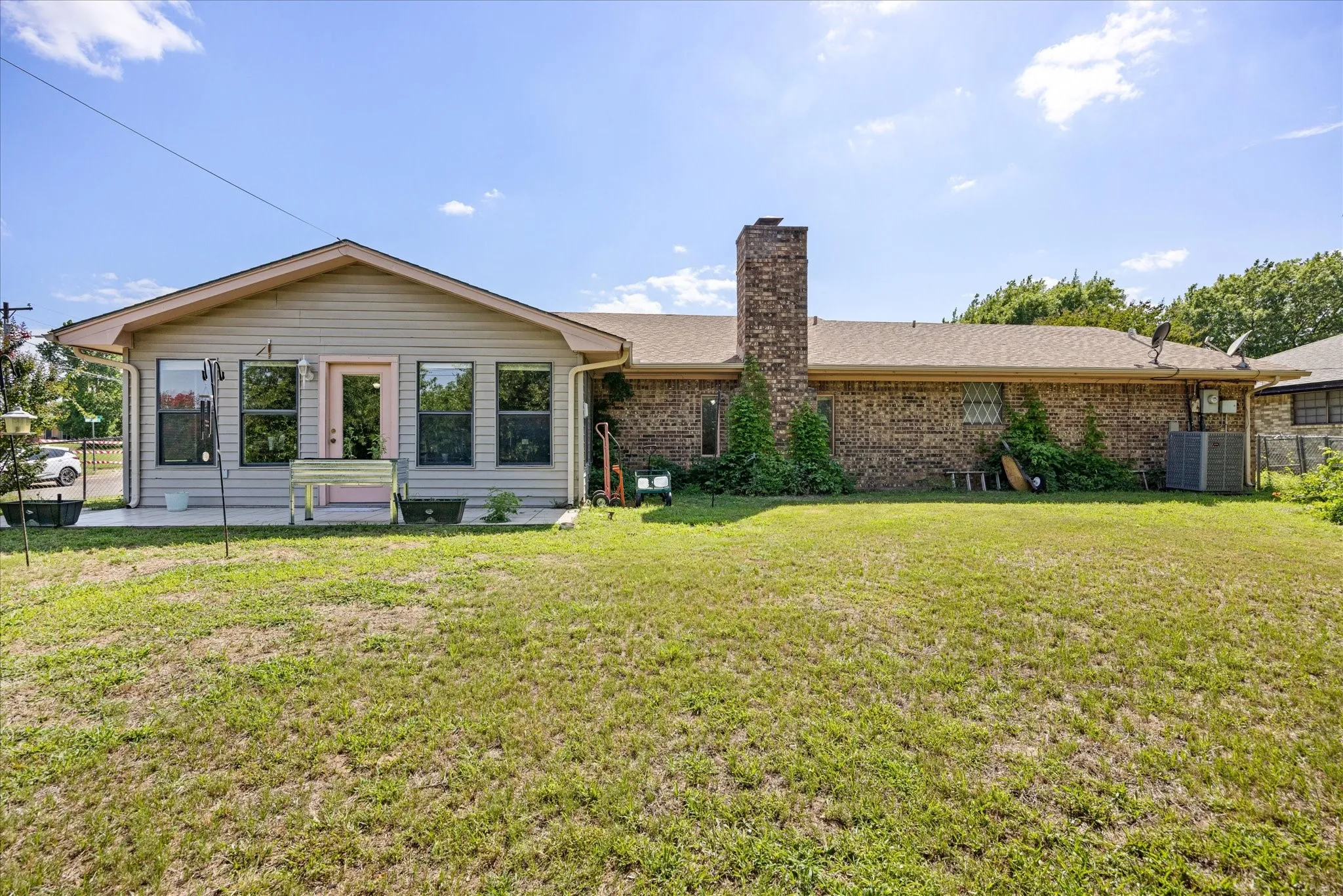 Single Family Residence For Sale in Erath County , 501 Moonlight Trail, Stephenville, Texas 76401, 3 Bedroom, 2 Bathroom, 2 Garage spaces, 2,094 Sqft, built in 1980, mls#21313332, Real Estate Agent in Stephenville, Homes For Sale in Erath county, Homes For Sale in Stephenville, Realtor in Stephenville Texas, Real Estate Brokerage Independent Realty Texas, Luminita Cordes Realtor