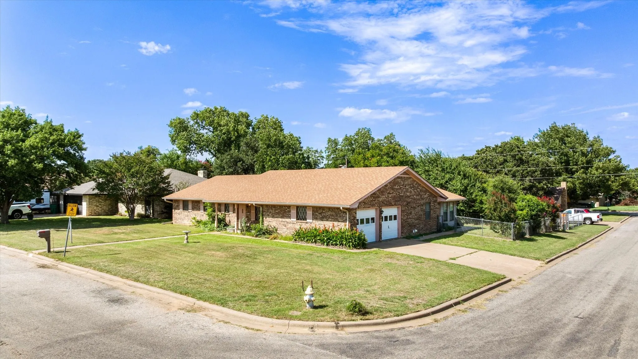 Single Family Residence For Sale in Erath County , 501 Moonlight Trail, Stephenville, Texas 76401, 3 Bedroom, 2 Bathroom, 2 Garage spaces, 2,094 Sqft, built in 1980, mls#21313332, Real Estate Agent in Stephenville, Homes For Sale in Erath county, Homes For Sale in Stephenville, Realtor in Stephenville Texas, Real Estate Brokerage Independent Realty Texas, Luminita Cordes Realtor