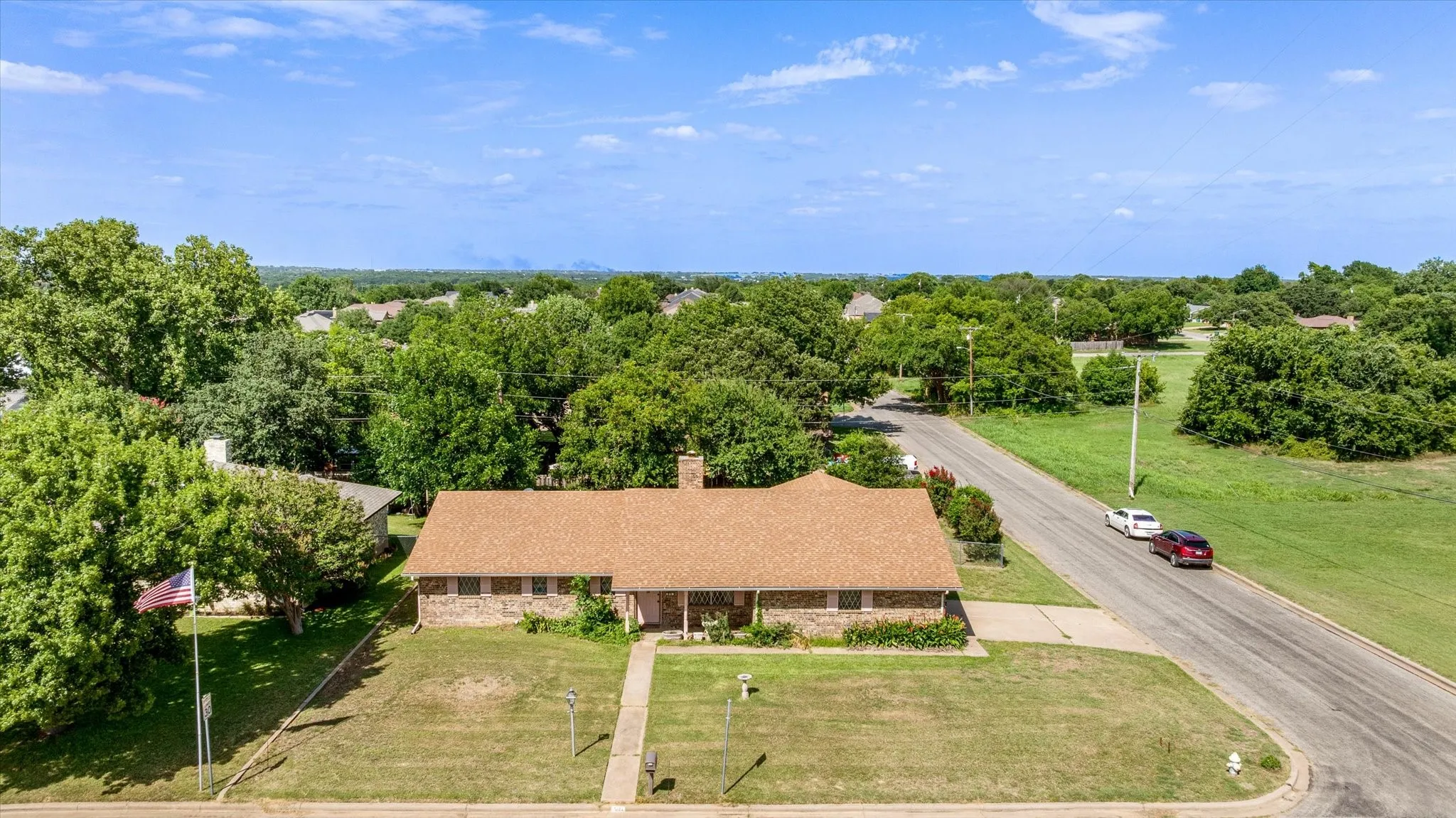 Single Family Residence For Sale in Erath County , 501 Moonlight Trail, Stephenville, Texas 76401, 3 Bedroom, 2 Bathroom, 2 Garage spaces, 2,094 Sqft, built in 1980, mls#21313332, Real Estate Agent in Stephenville, Homes For Sale in Erath county, Homes For Sale in Stephenville, Realtor in Stephenville Texas, Real Estate Brokerage Independent Realty Texas, Luminita Cordes Realtor