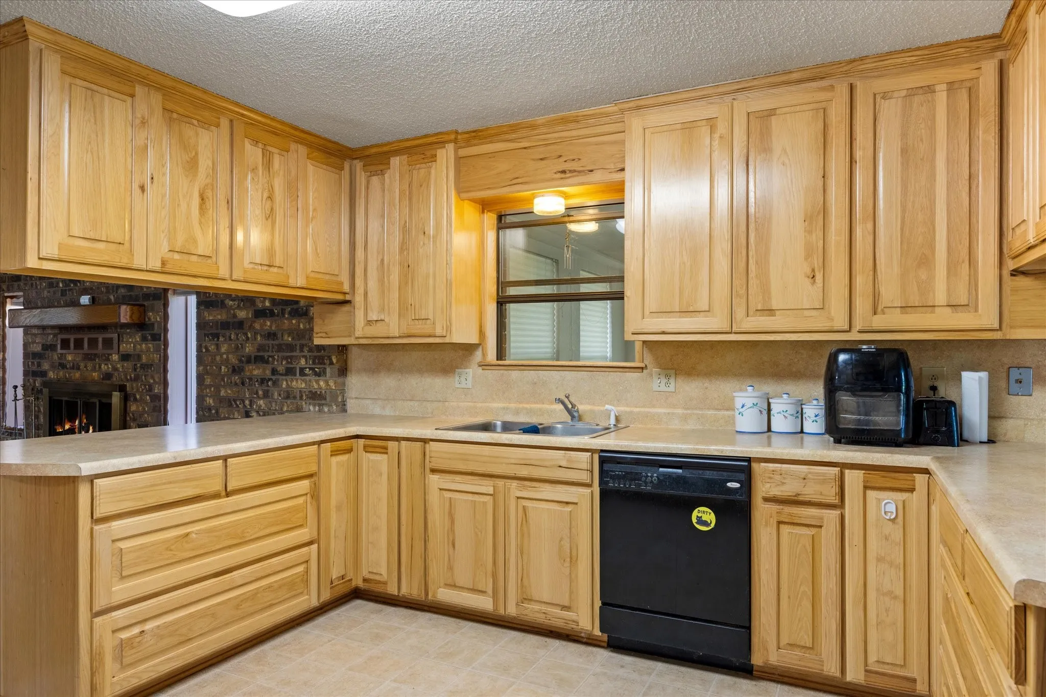 Single Family Residence For Sale in Erath County , 501 Moonlight Trail, Stephenville, Texas 76401, 3 Bedroom, 2 Bathroom, 2 Garage spaces, 2,094 Sqft, built in 1980, mls#21313332, Real Estate Agent in Stephenville, Homes For Sale in Erath county, Homes For Sale in Stephenville, Realtor in Stephenville Texas, Real Estate Brokerage Independent Realty Texas, Luminita Cordes Realtor