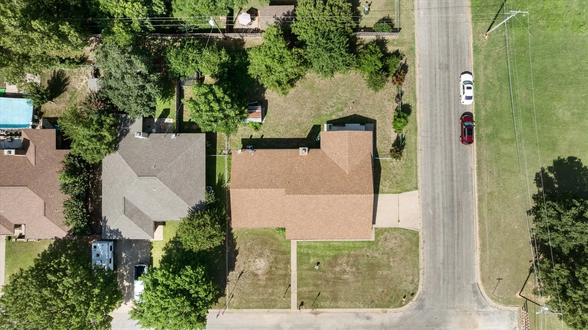 Single Family Residence For Sale in Erath County , 501 Moonlight Trail, Stephenville, Texas 76401, 3 Bedroom, 2 Bathroom, 2 Garage spaces, 2,094 Sqft, built in 1980, mls#21313332, Real Estate Agent in Stephenville, Homes For Sale in Erath county, Homes For Sale in Stephenville, Realtor in Stephenville Texas, Real Estate Brokerage Independent Realty Texas, Luminita Cordes Realtor